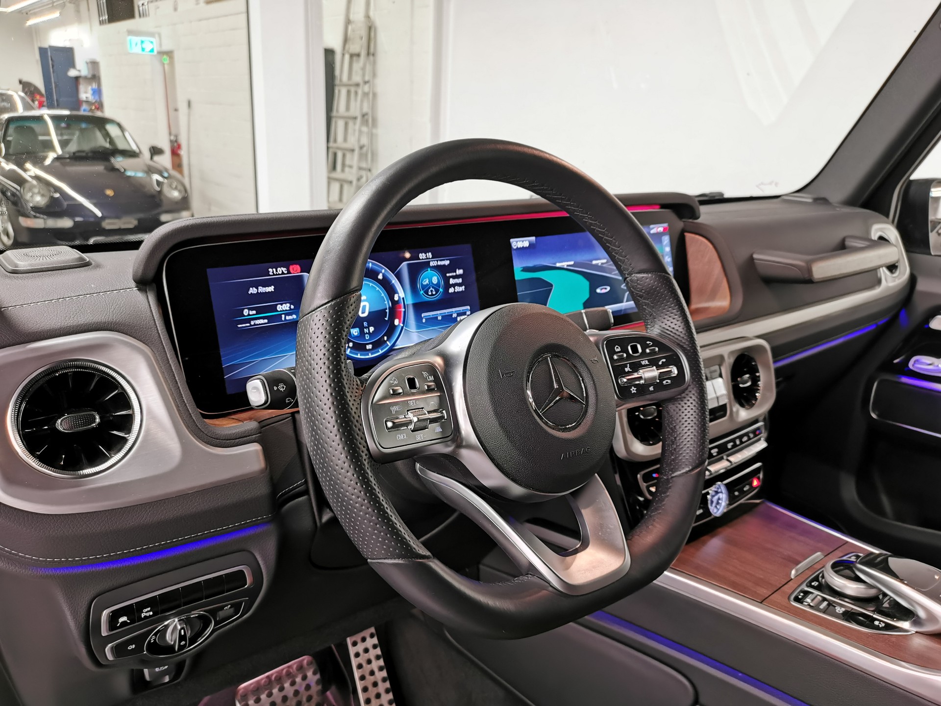 MERCEDES-BENZ G 400 d AMG Line 9G-Tronic GREEN SMARAGDGRÜN EMERALD GREEN STANDHEIZUNG LEDER DUNKELBRAUN TOP!-image-6