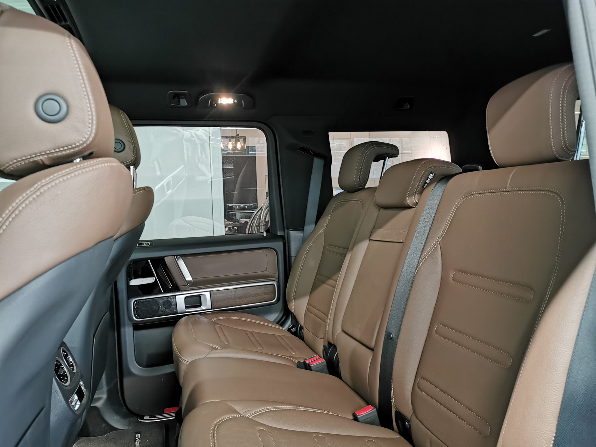 MERCEDES-BENZ G 400 d AMG Line 9G-Tronic GREEN SMARAGDGRÜN EMERALD GREEN STANDHEIZUNG LEDER DUNKELBRAUN TOP!-image-8