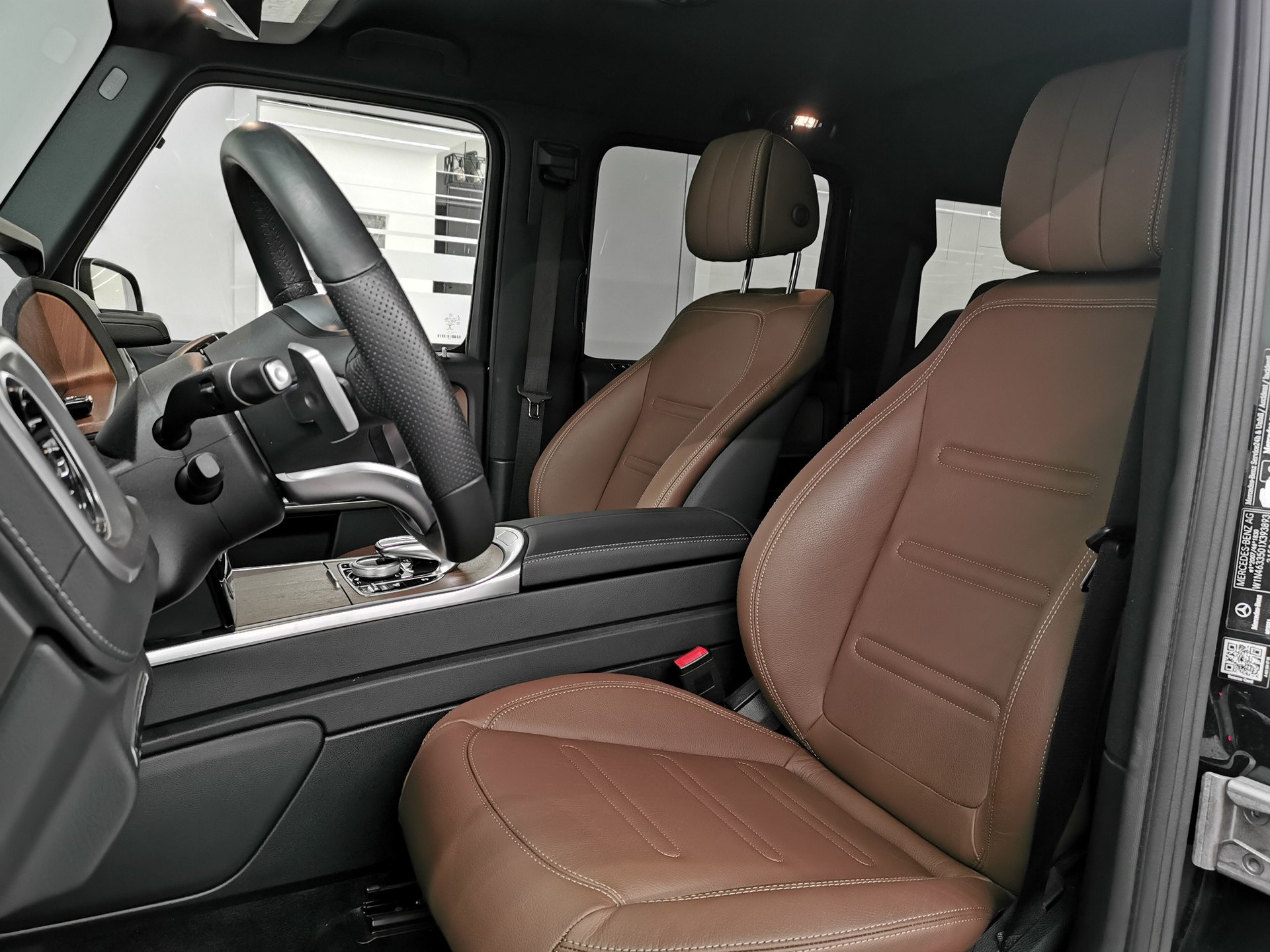 MERCEDES-BENZ G 400 d AMG Line 9G-Tronic GREEN SMARAGDGRÜN EMERALD GREEN STANDHEIZUNG LEDER DUNKELBRAUN TOP!-image-14