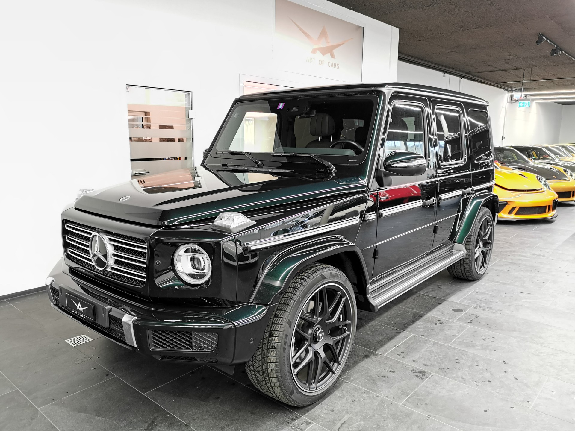 MERCEDES-BENZ G 400 d AMG Line 9G-Tronic GREEN SMARAGDGRÜN EMERALD GREEN STANDHEIZUNG LEDER DUNKELBRAUN TOP!-image-2