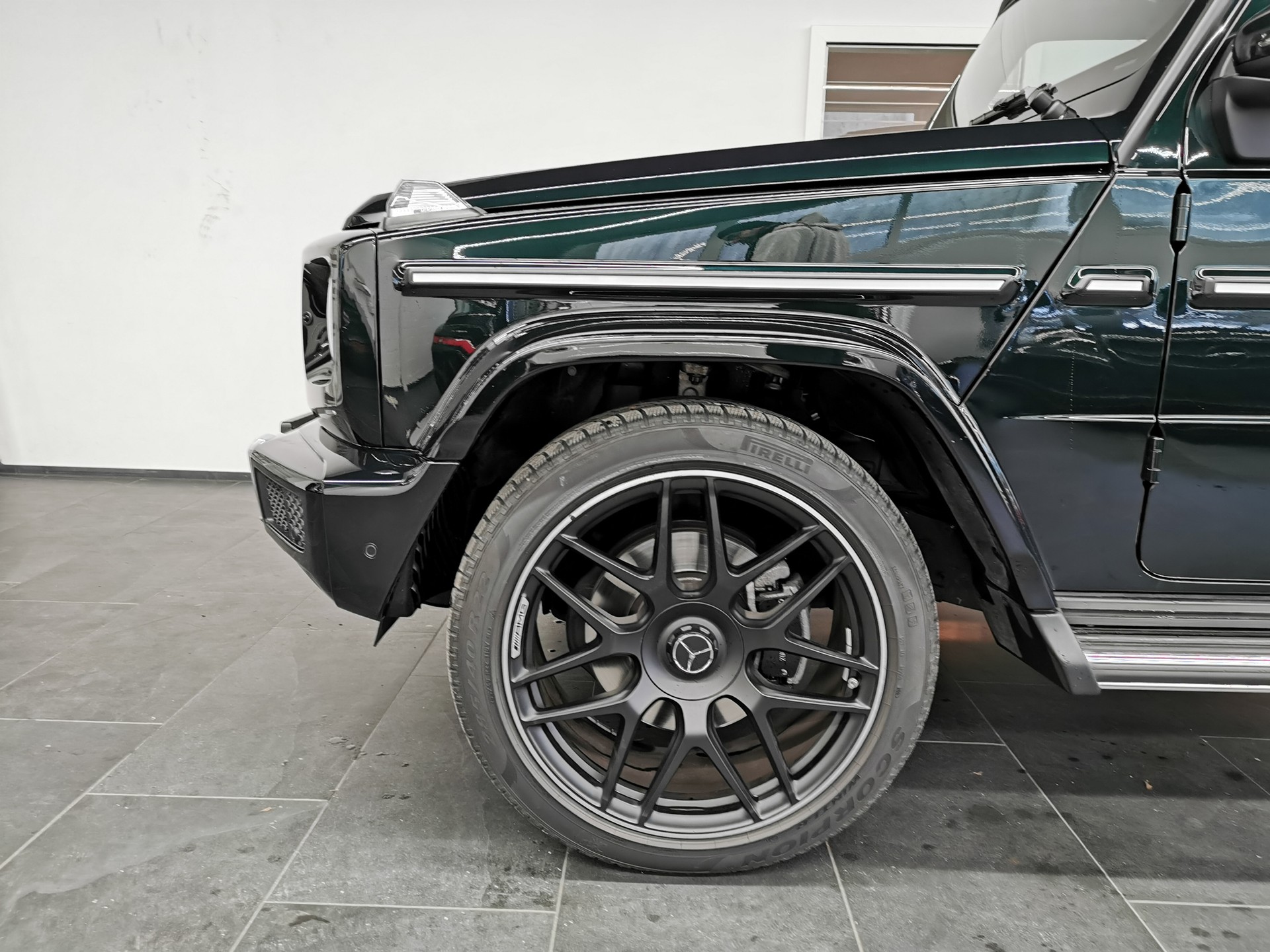 MERCEDES-BENZ G 400 d AMG Line 9G-Tronic GREEN SMARAGDGRÜN EMERALD GREEN STANDHEIZUNG LEDER DUNKELBRAUN TOP!-image-15