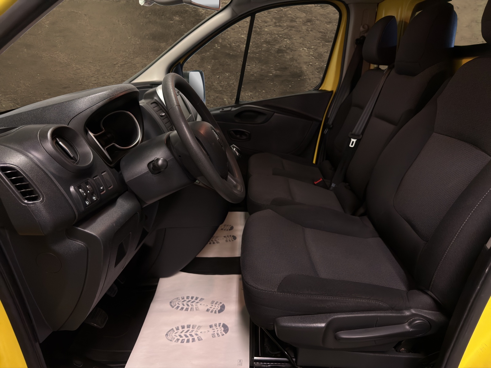 RENAULT Trafic 2.0 ENERGY dCi145 3.0t Business L2-image-13
