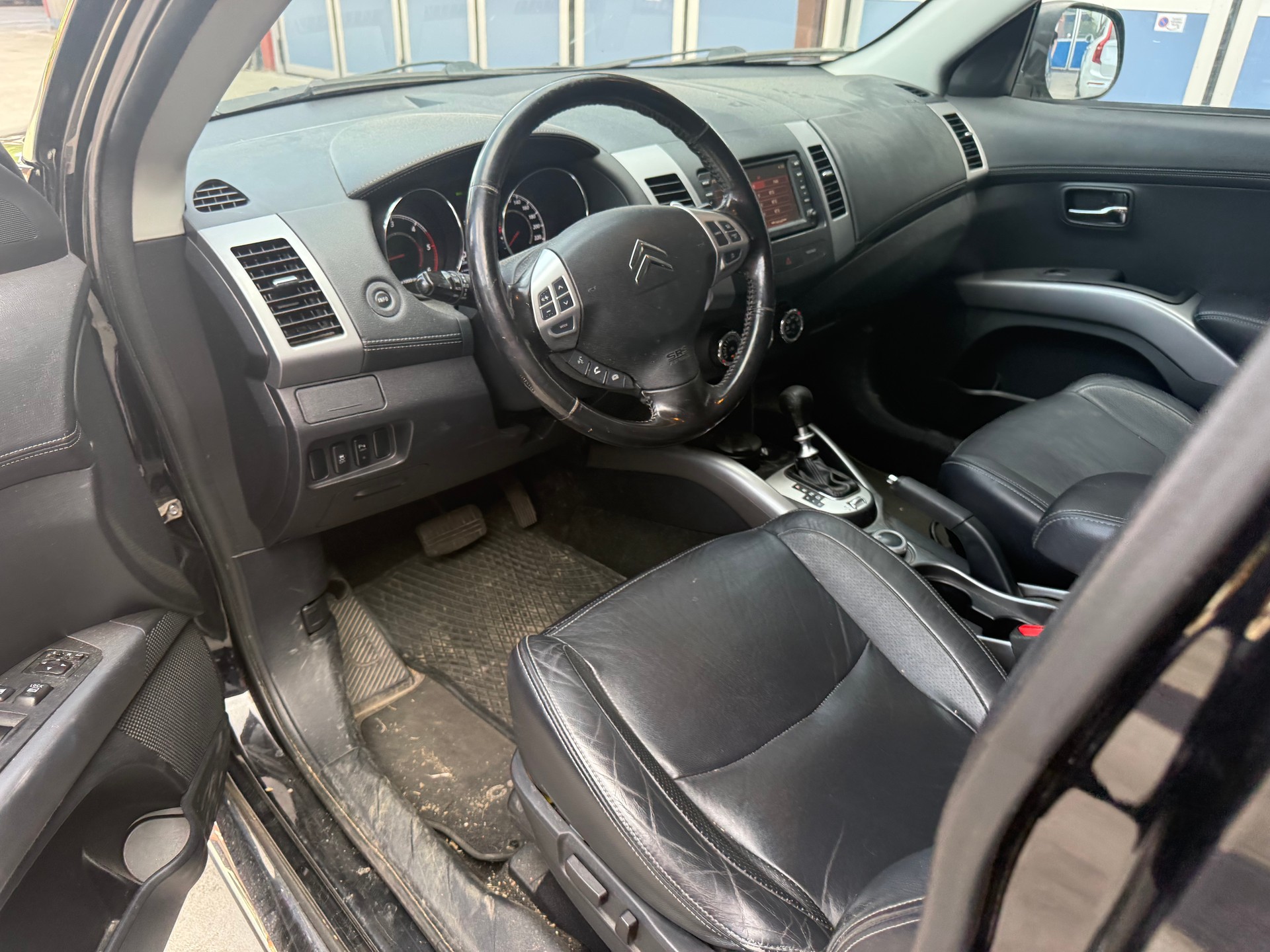 CITROEN C-Crosser 2.2 HDi Exclusive DCS6-image-24