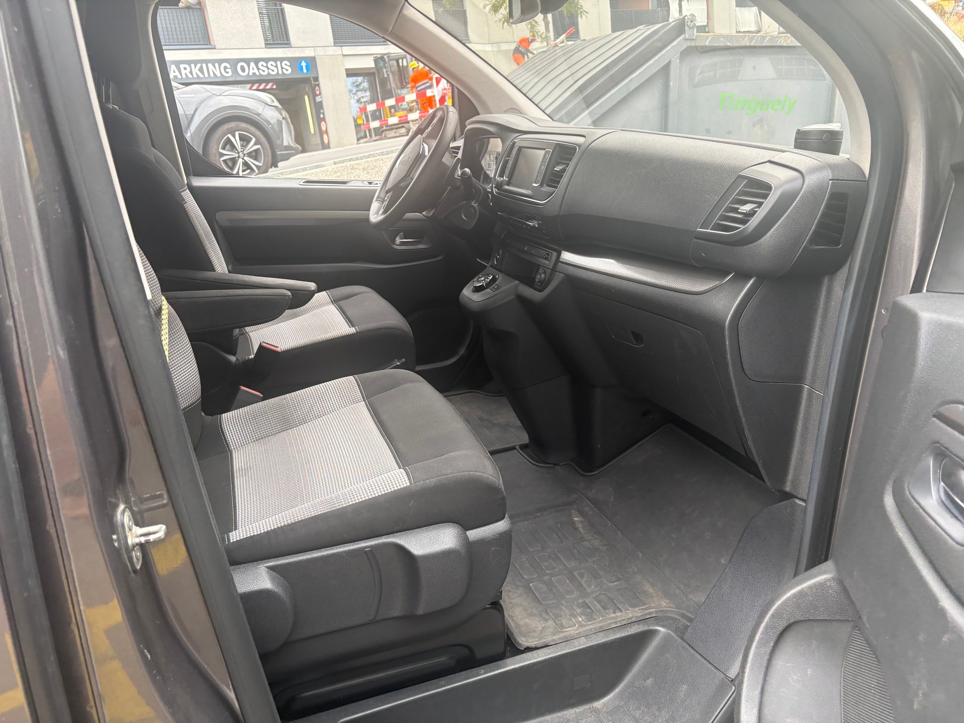 CITROEN Spacetourer 2.0 BlueHDi Feel M EAT-image-12