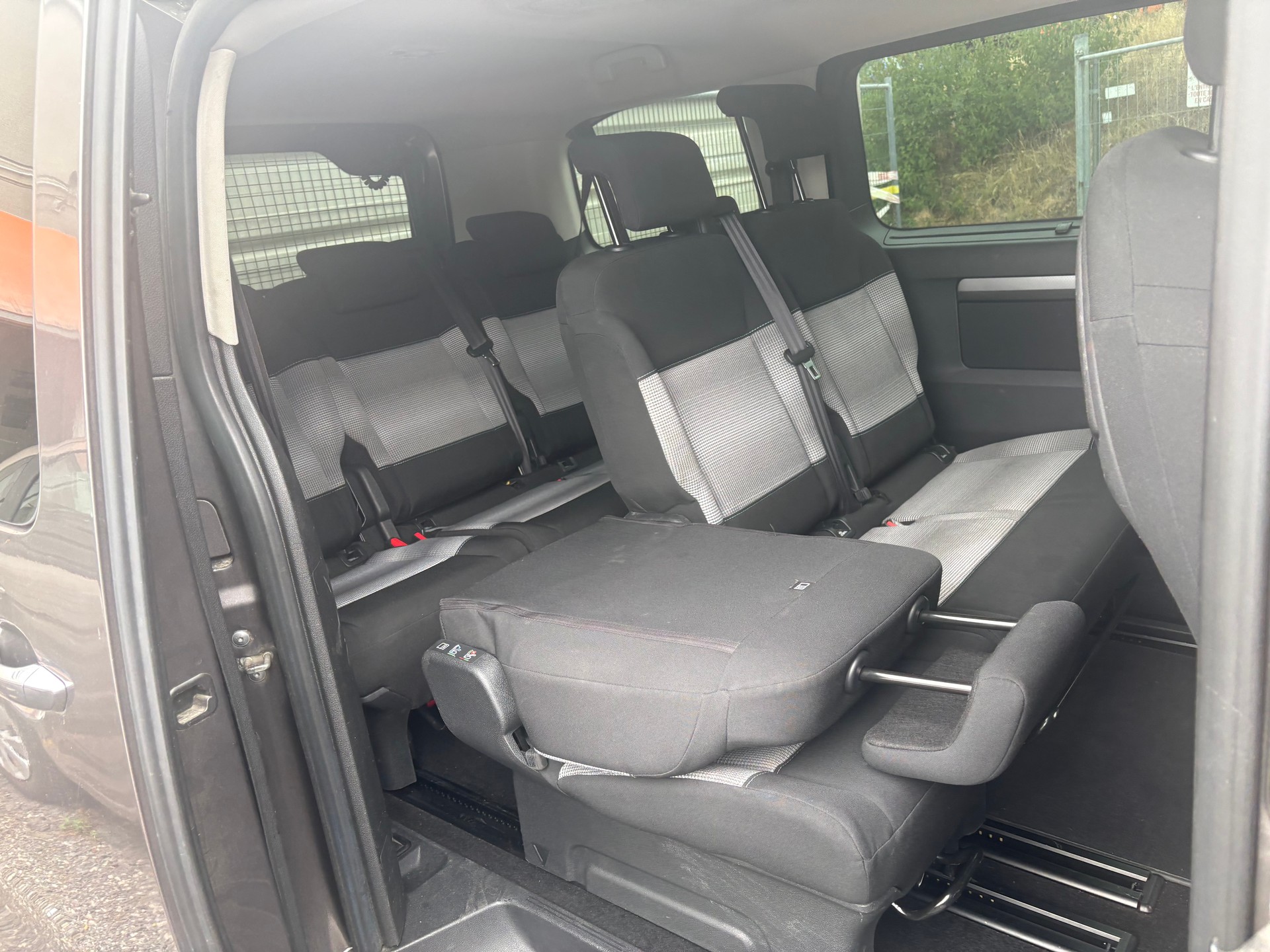 CITROEN Spacetourer 2.0 BlueHDi Feel M EAT-image-3