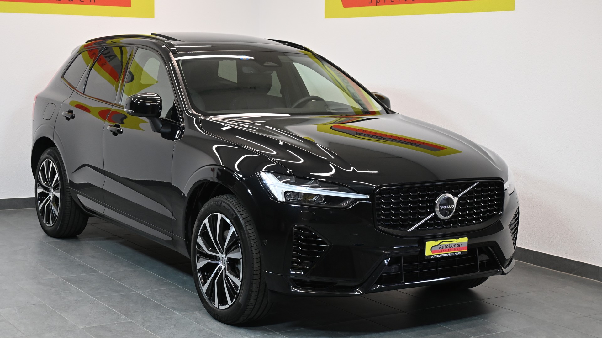 VOLVO XC60 T6 eAWD PluginHybrid Ultimate Dark Geartronic FACELIFTING-image-0