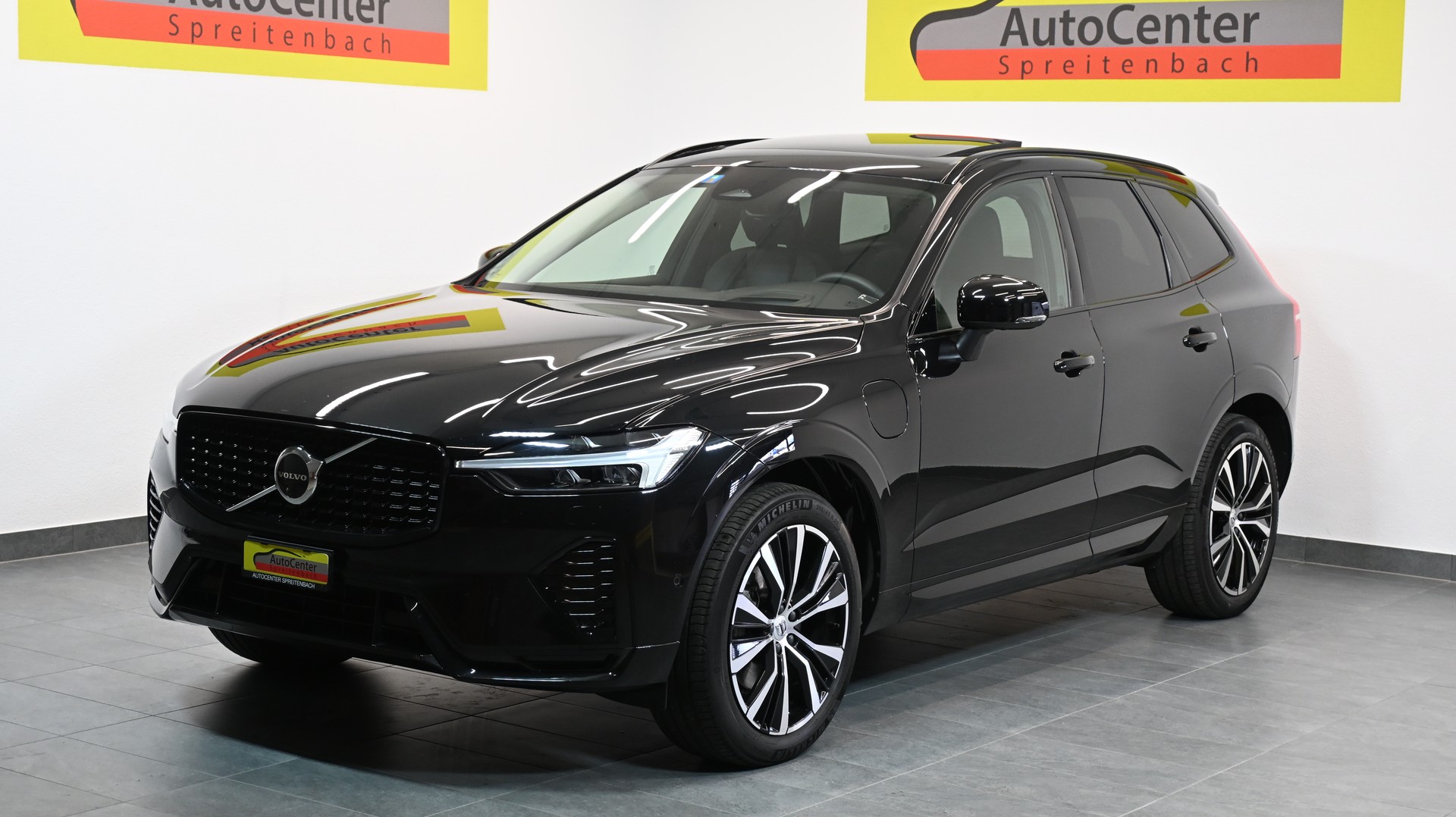 VOLVO XC60 T6 eAWD PluginHybrid Ultimate Dark Geartronic FACELIFTING-image-1