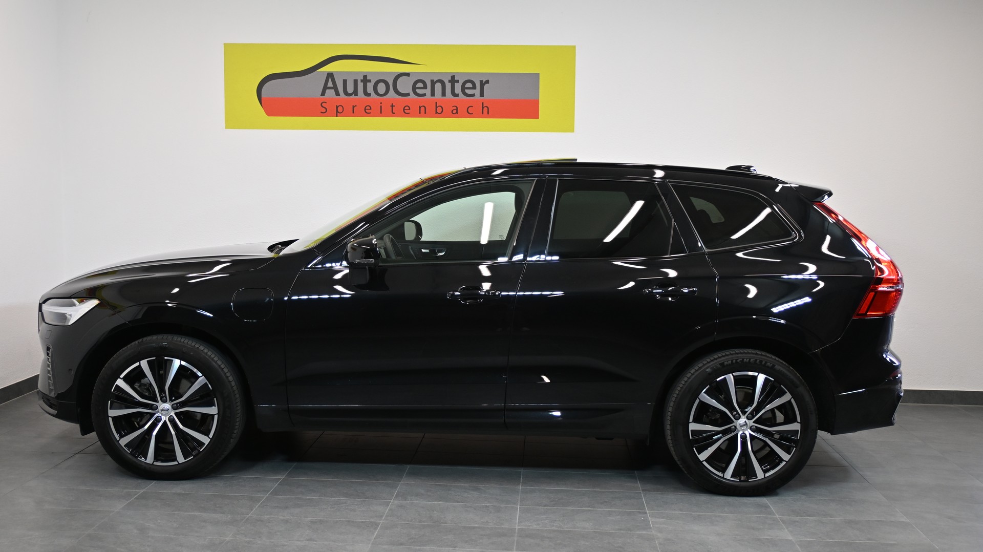 VOLVO XC60 T6 eAWD PluginHybrid Ultimate Dark Geartronic FACELIFTING-image-14