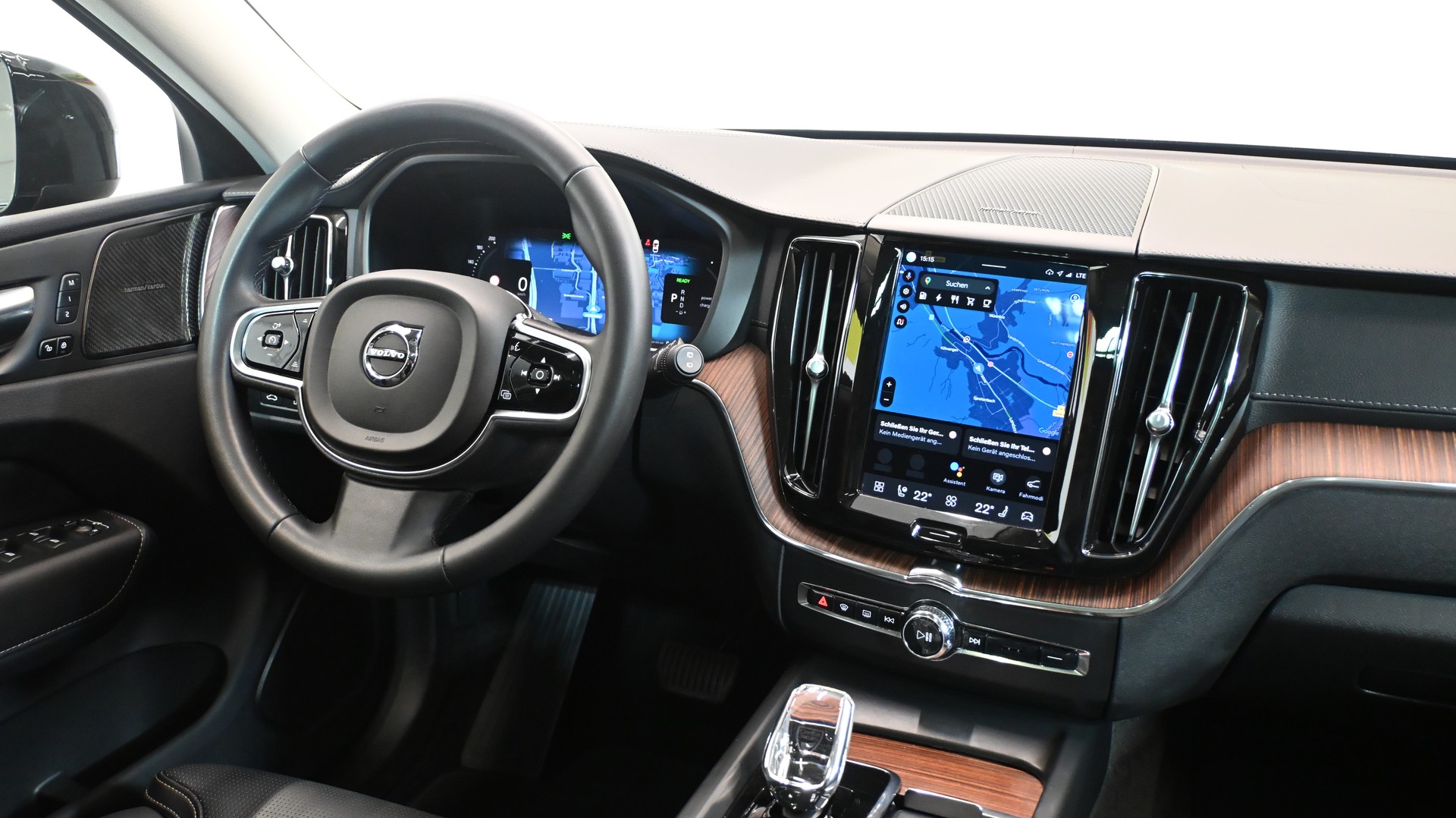 VOLVO XC60 T6 eAWD PluginHybrid Ultimate Dark Geartronic FACELIFTING-image-4