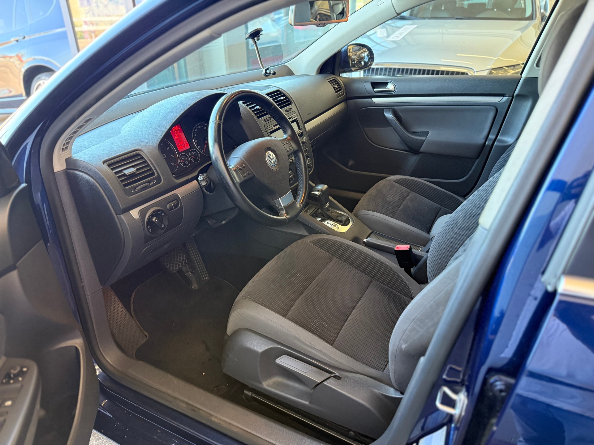 VW Golf Variant 1.4 TSI Value DSG-image-7
