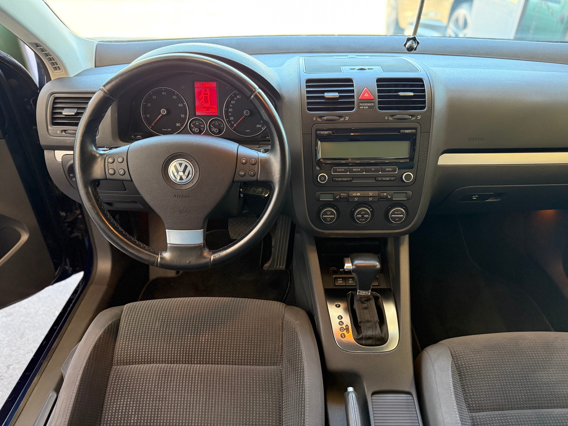 VW Golf Variant 1.4 TSI Value DSG-image-11