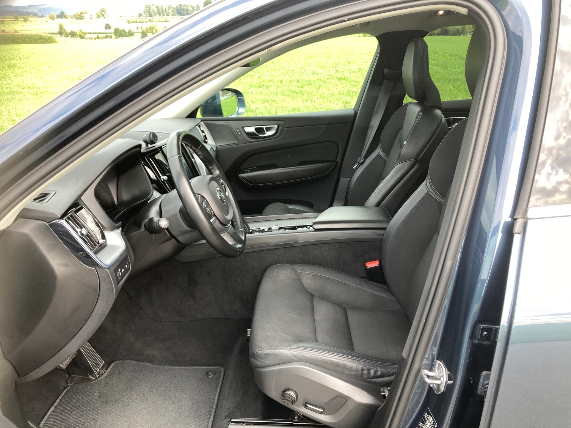 VOLVO XC60 T8 eAWD Momentum Geartronic mit Anhängerkupplung-image-10