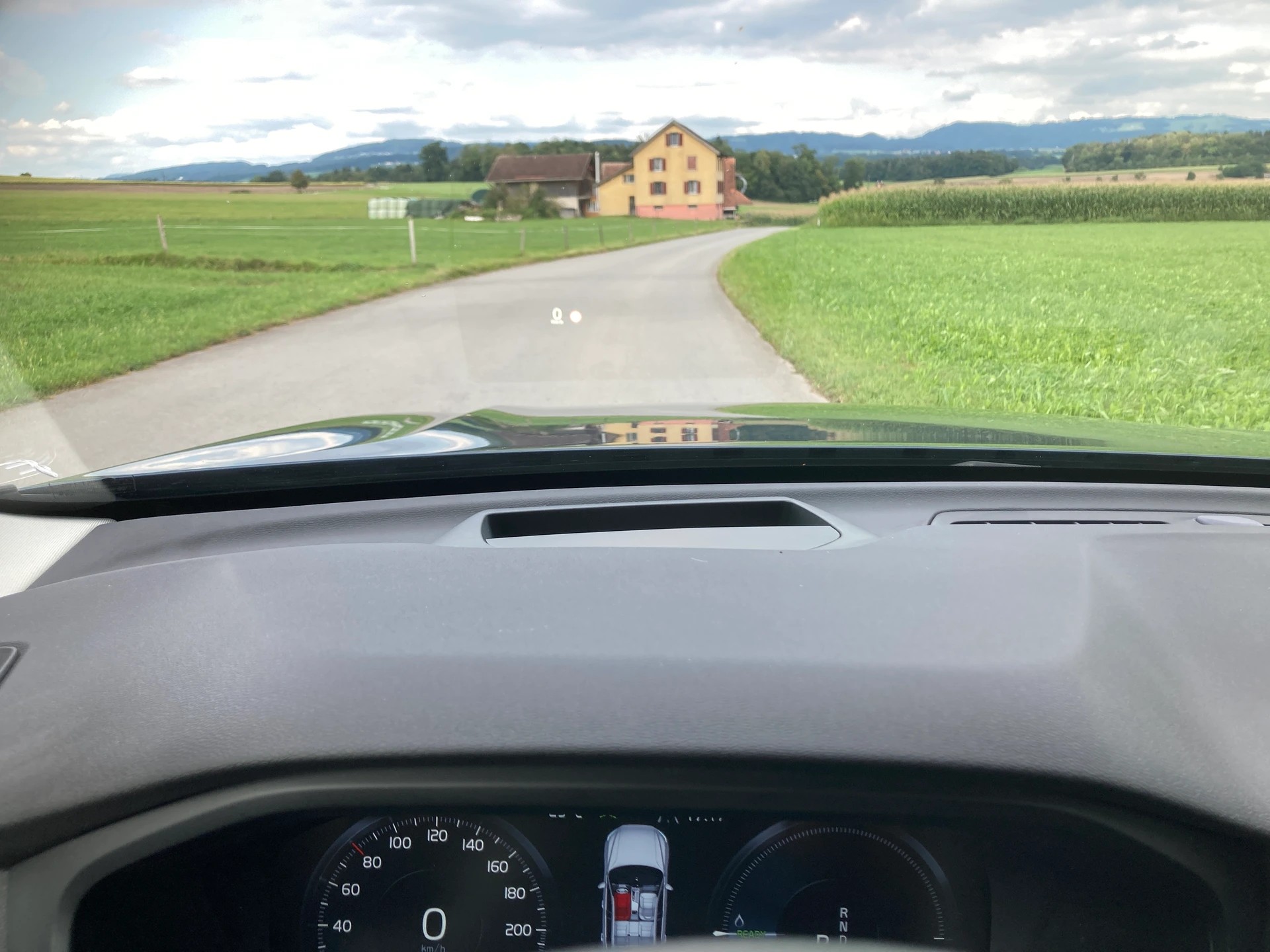VOLVO XC60 T8 eAWD Momentum Geartronic mit Anhängerkupplung-image-13