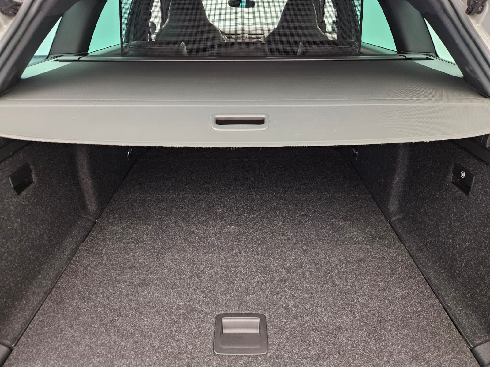 SKODA Superb Combi 2.0 TDi SportLine Light 4x4 DSG-image-14