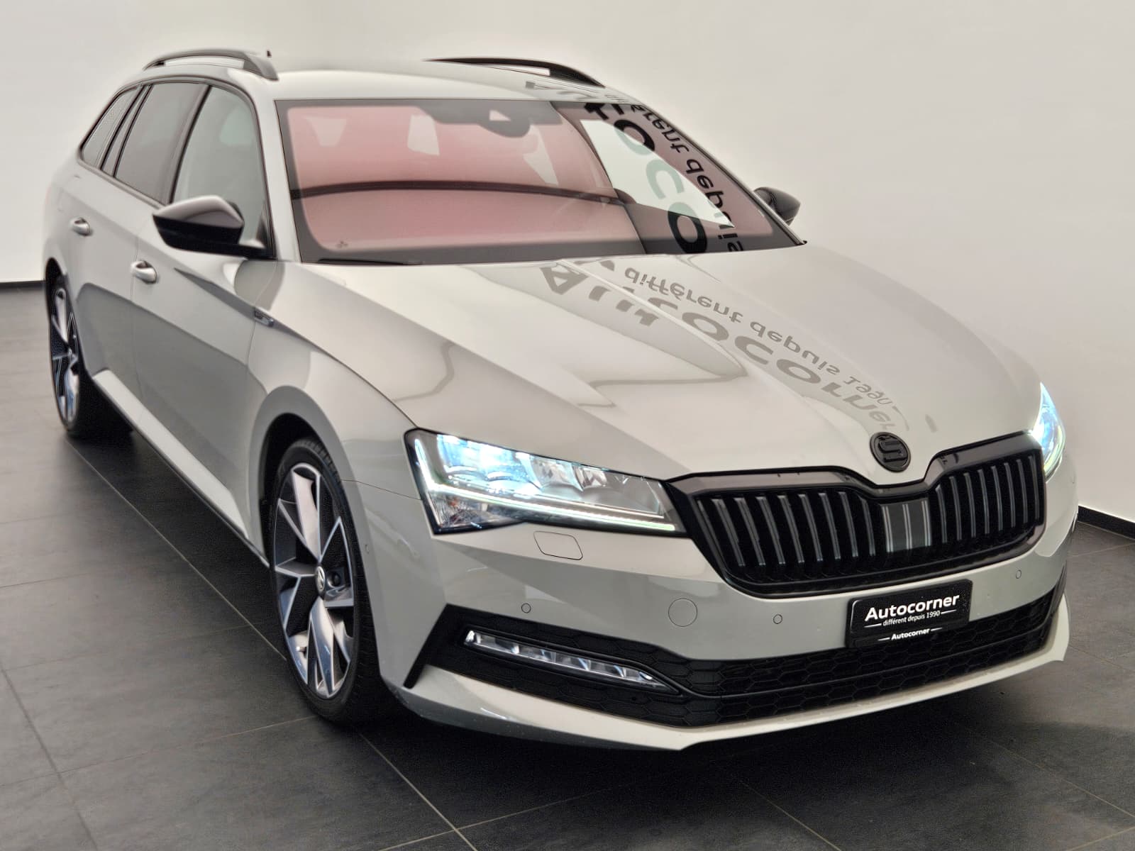 SKODA Superb Combi 2.0 TDi SportLine Light 4x4 DSG-image-4