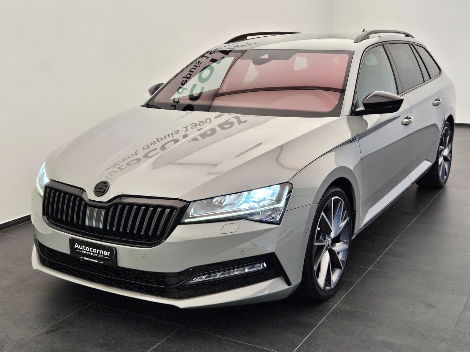 SKODA Superb Combi 2.0 TDi SportLine Light 4x4 DSG-image-2