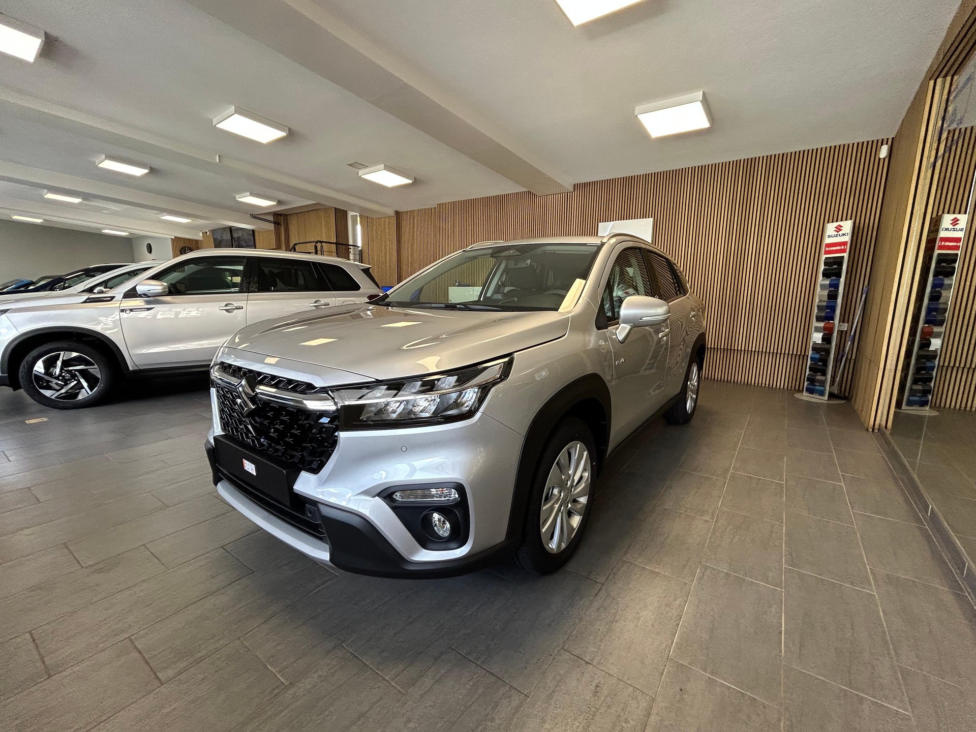 SUZUKI S-Cross 1.4 T Piz Sulai Hybrid 4x4 4 ROUES HIVER OFFERT-image-3