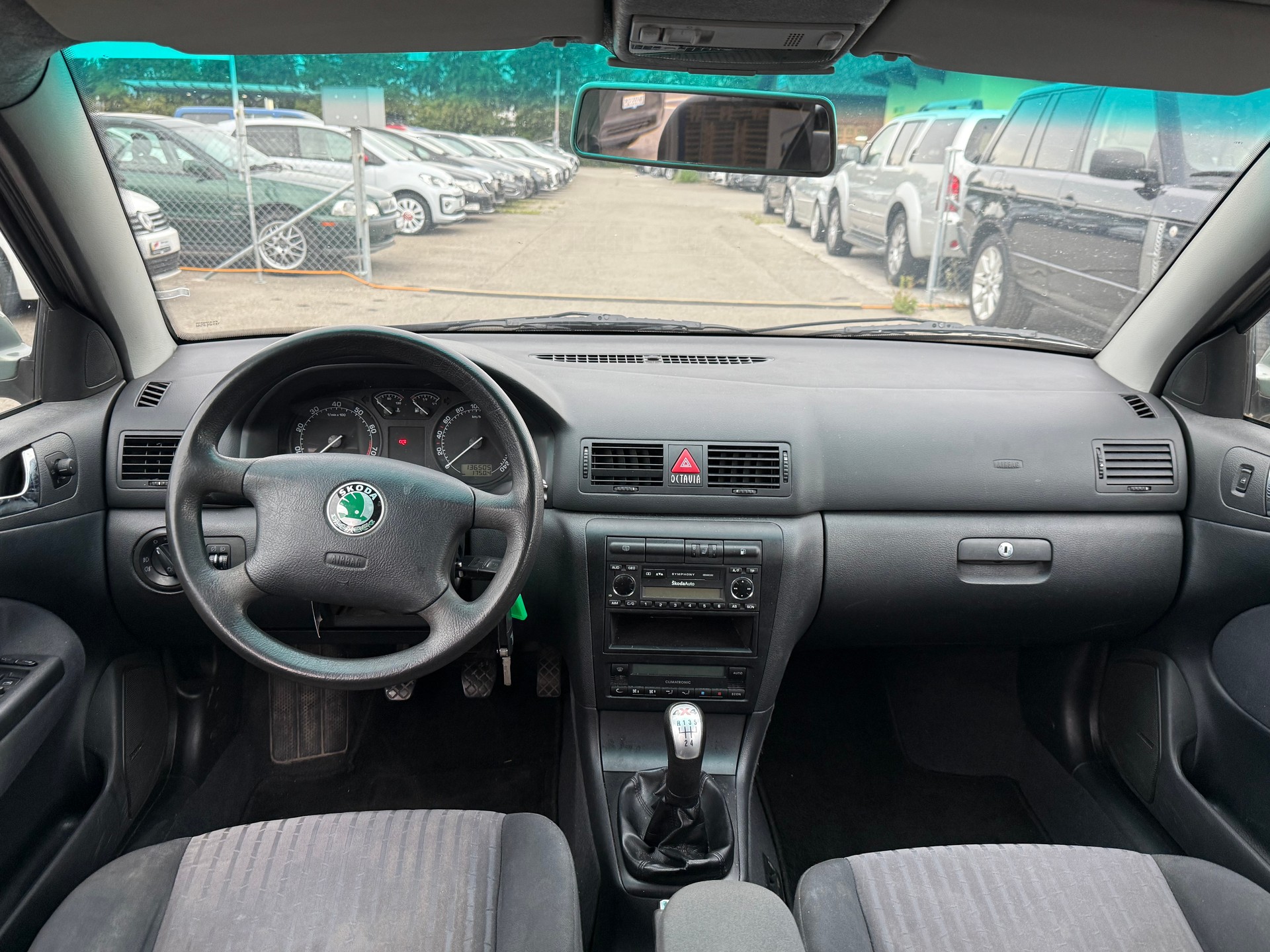 SKODA Octavia 2.0 Elegance 4x4 / Frisch ab MFK & Service / Sitzheizung / Klimaautoamatik-image-7
