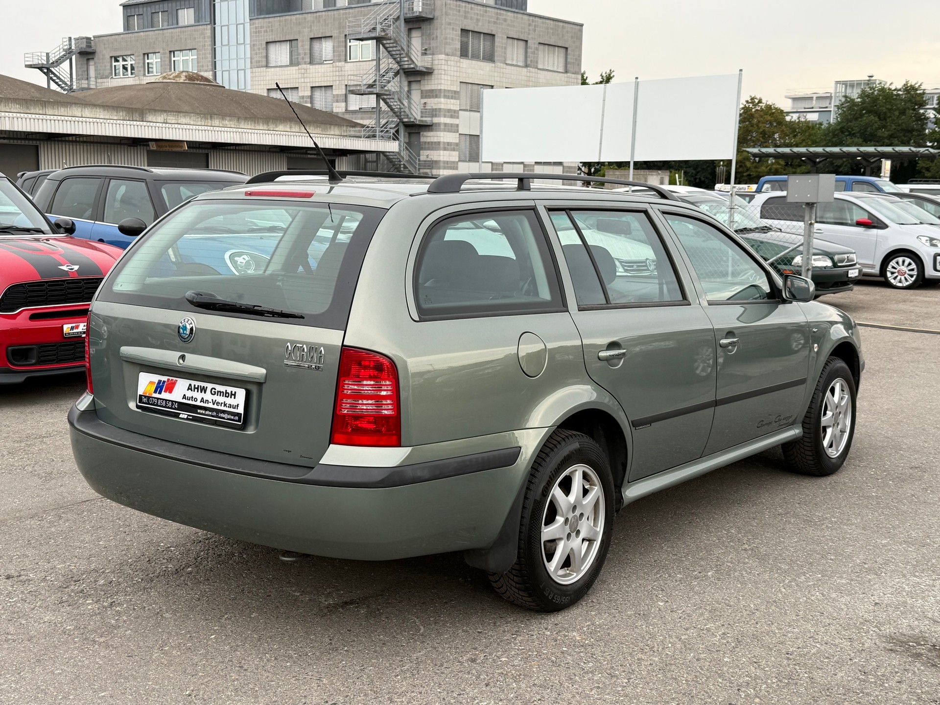 SKODA Octavia 2.0 Elegance 4x4 / Frisch ab MFK & Service / Sitzheizung / Klimaautoamatik-image-3