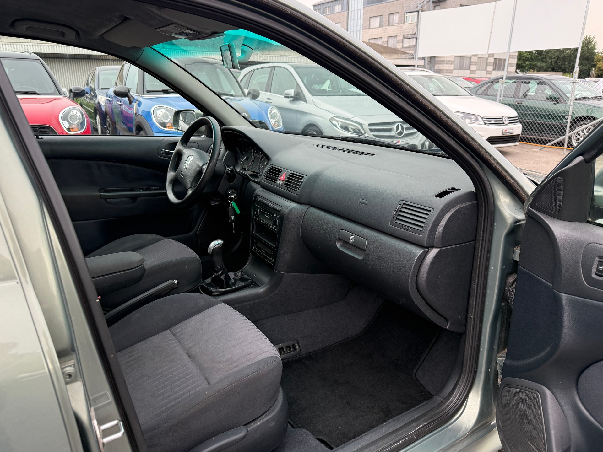 SKODA Octavia 2.0 Elegance 4x4 / Frisch ab MFK & Service / Sitzheizung / Klimaautoamatik-image-6