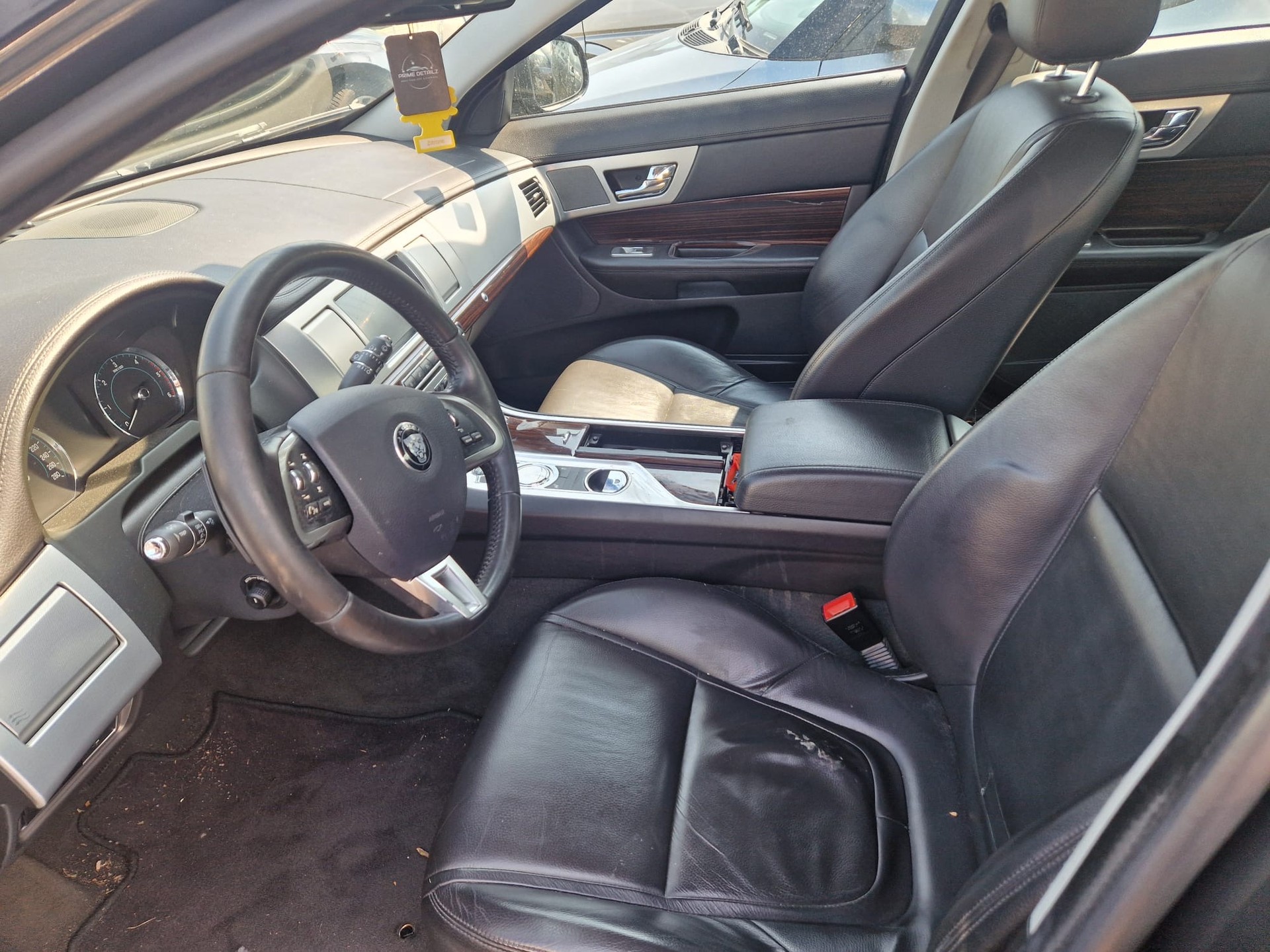 JAGUAR XF 2.2d-image-5