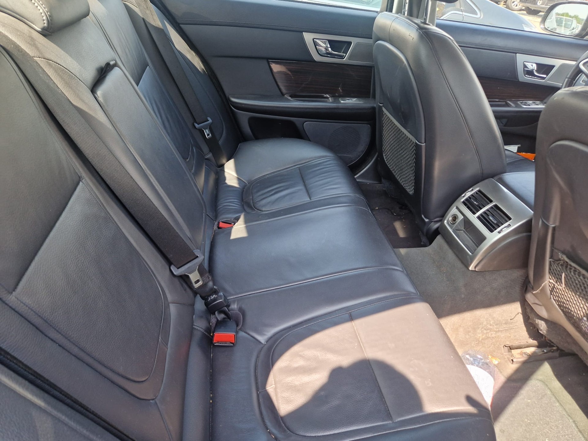 JAGUAR XF 2.2d-image-7