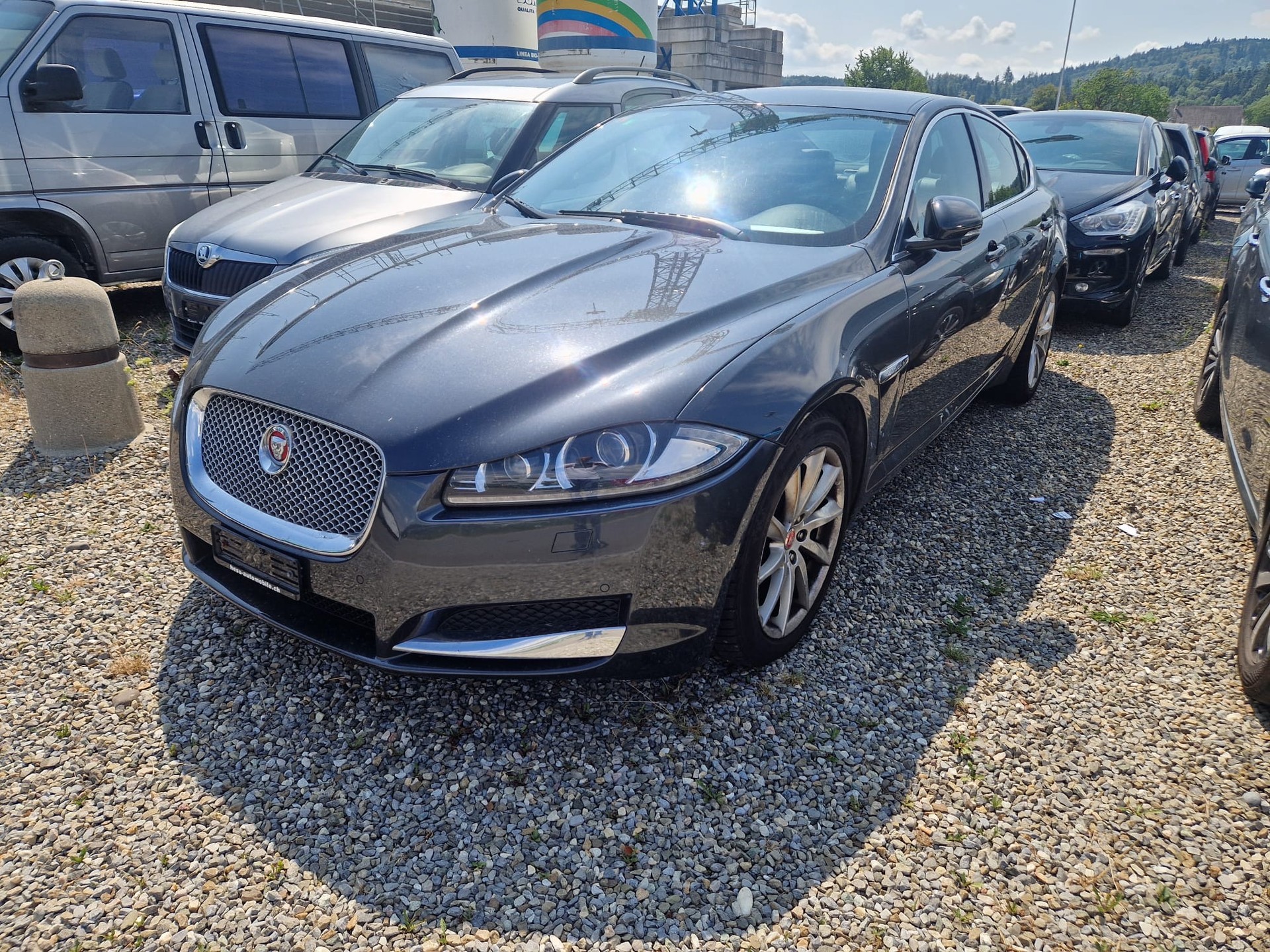 JAGUAR XF 2.2d-image-2