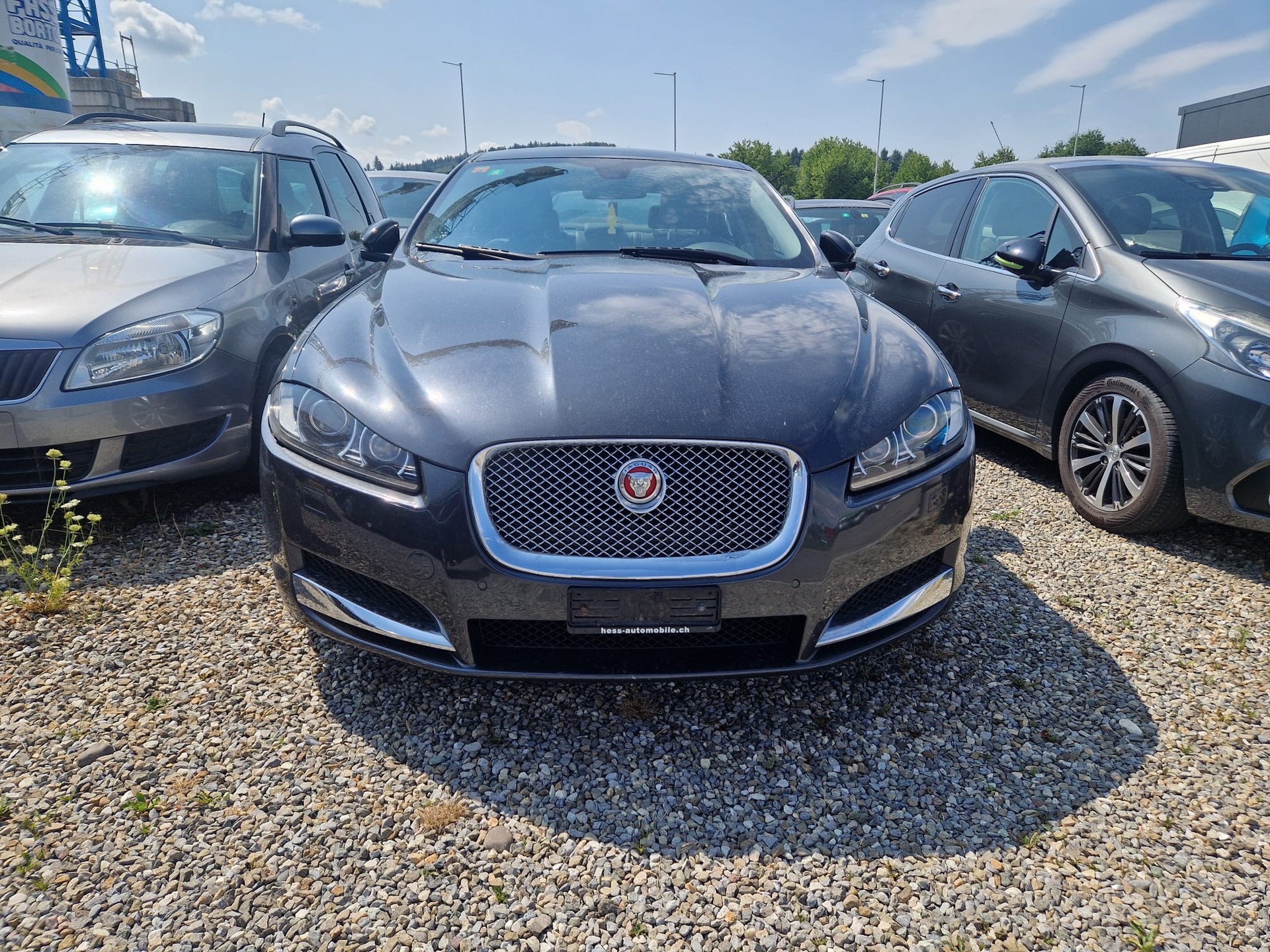 JAGUAR XF 2.2d-image-1
