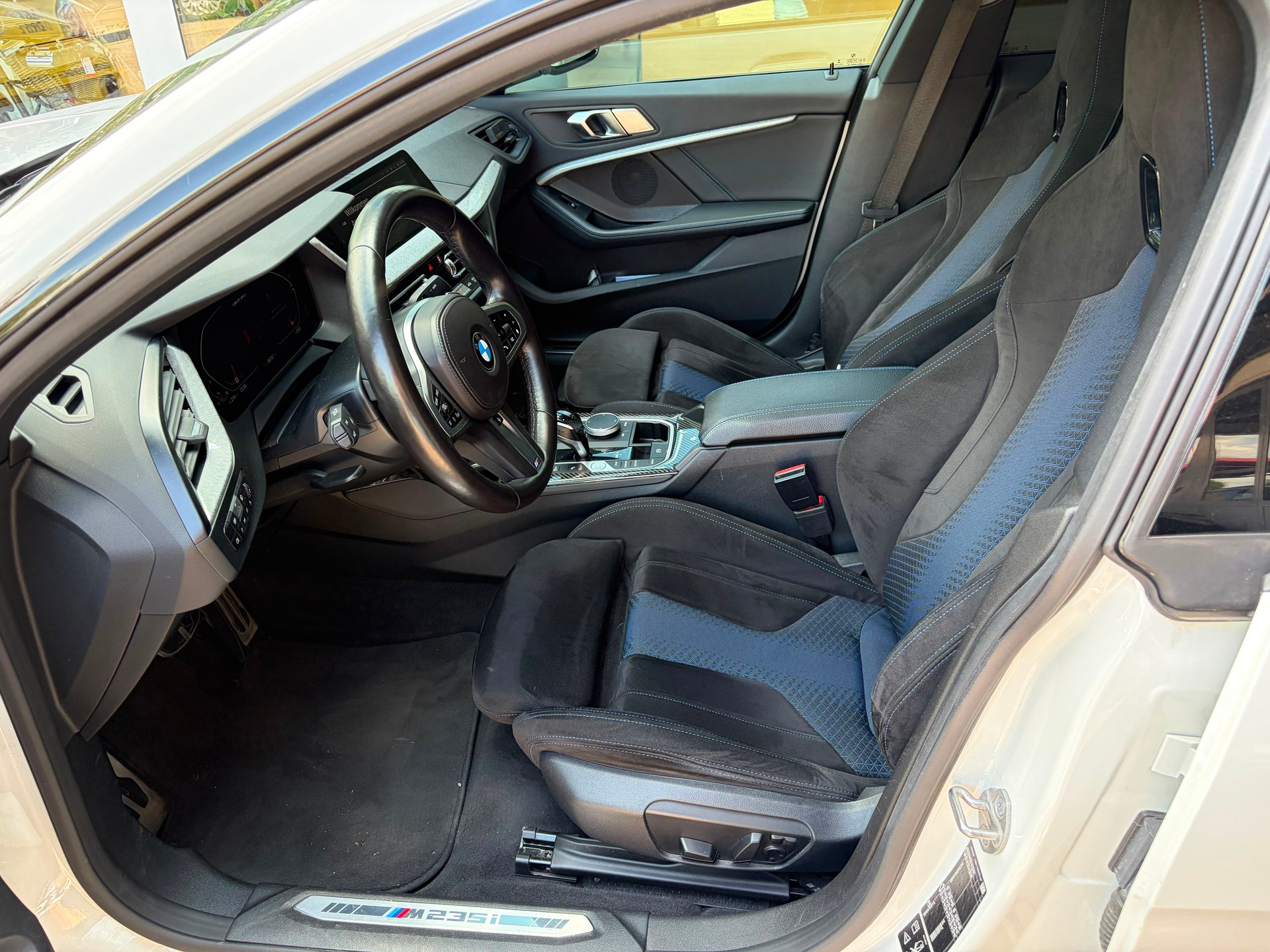BMW M235i Gran Coupé xDrive Steptronic-image-10