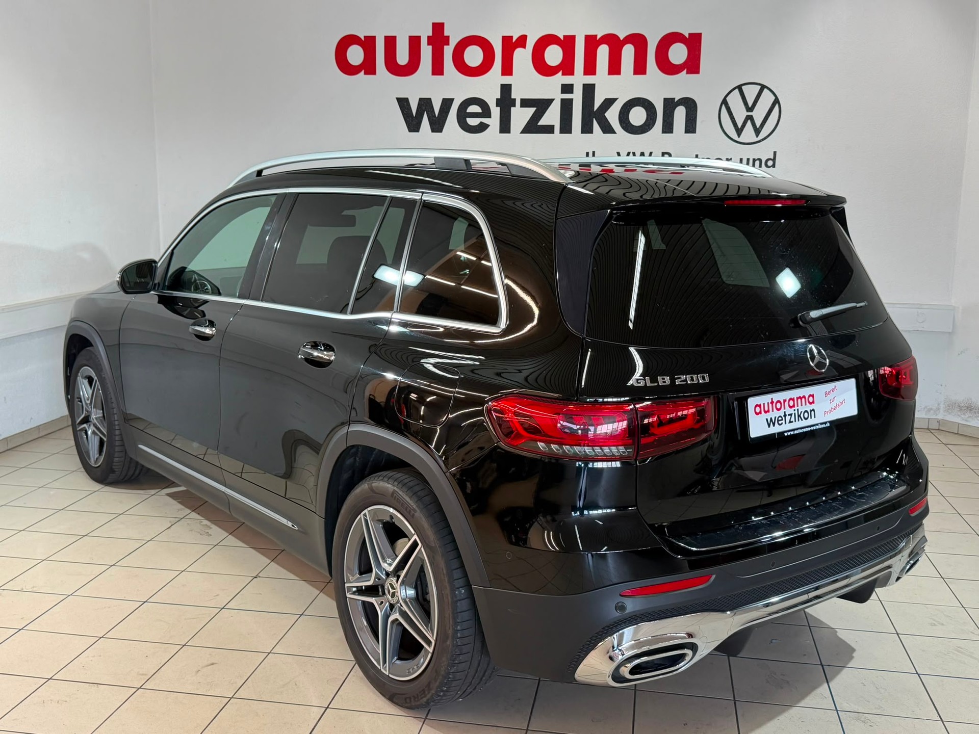 MERCEDES-BENZ GLB 200 AMG Line 7G-Tronic-image-2