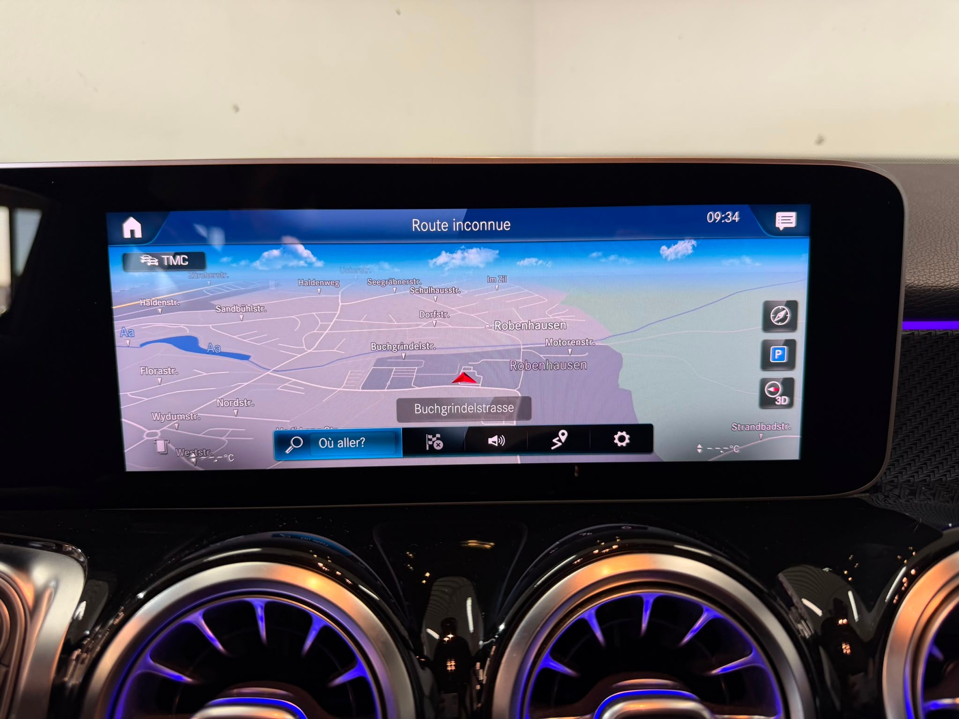 MERCEDES-BENZ GLB 200 AMG Line 7G-Tronic-image-12