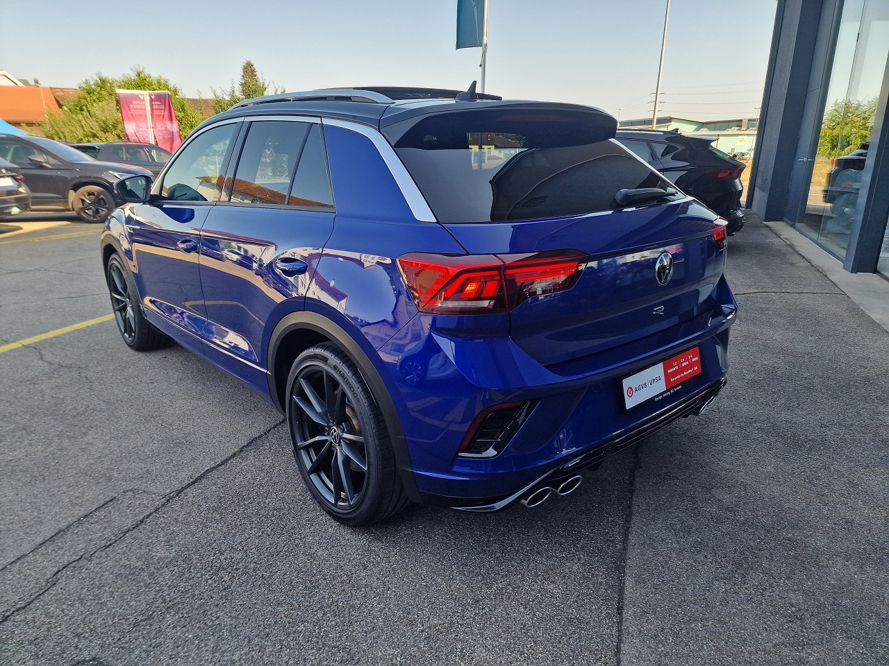 VW T-Roc 2.0 TSI R DSG 4Motion-image-3
