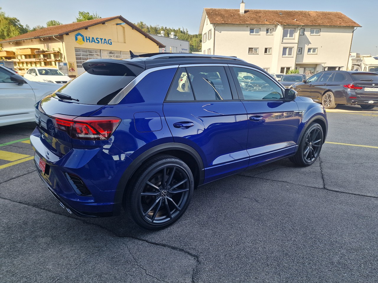 VW T-Roc 2.0 TSI R DSG 4Motion-image-5