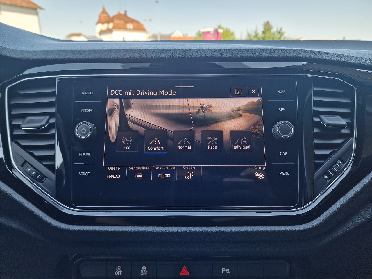 VW T-Roc 2.0 TSI R DSG 4Motion-image-22