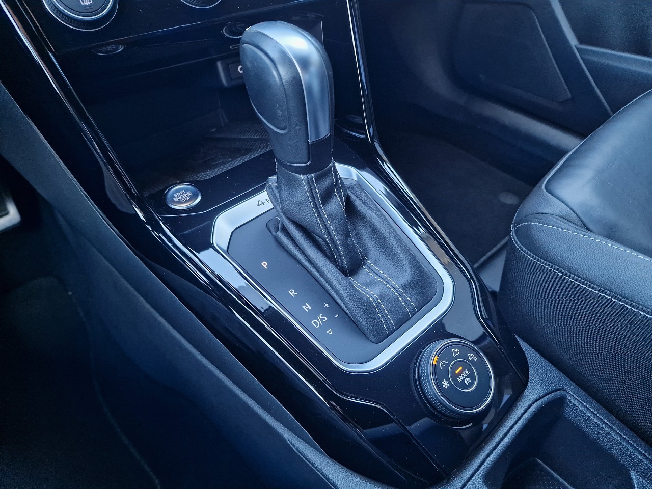 VW T-Roc 2.0 TSI R DSG 4Motion-image-25