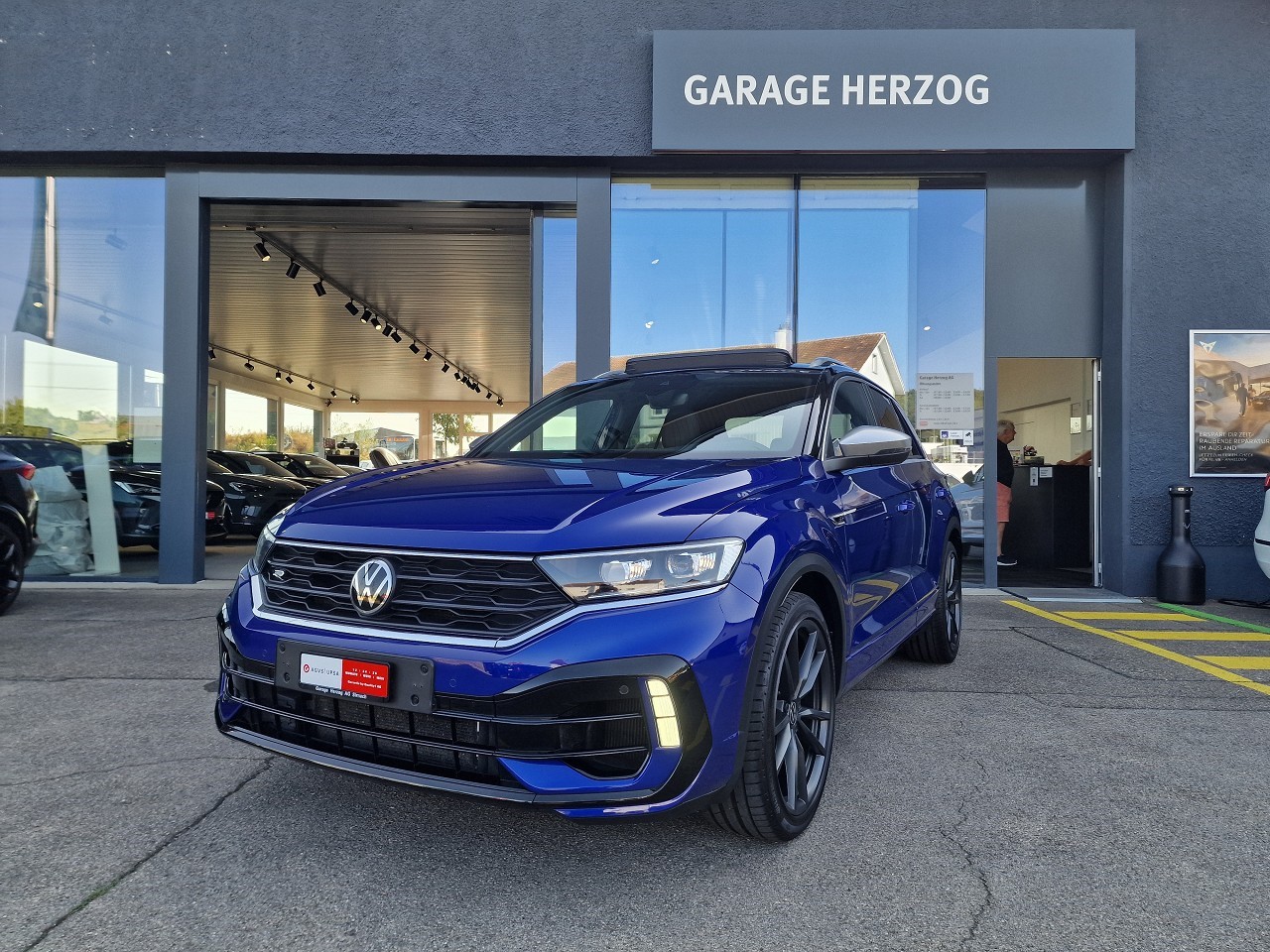 VW T-Roc 2.0 TSI R DSG 4Motion-image-0