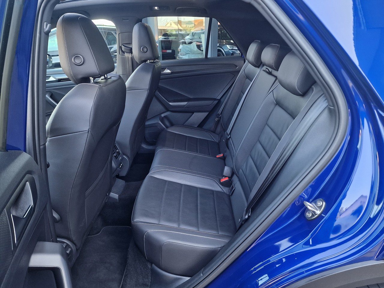 VW T-Roc 2.0 TSI R DSG 4Motion-image-11