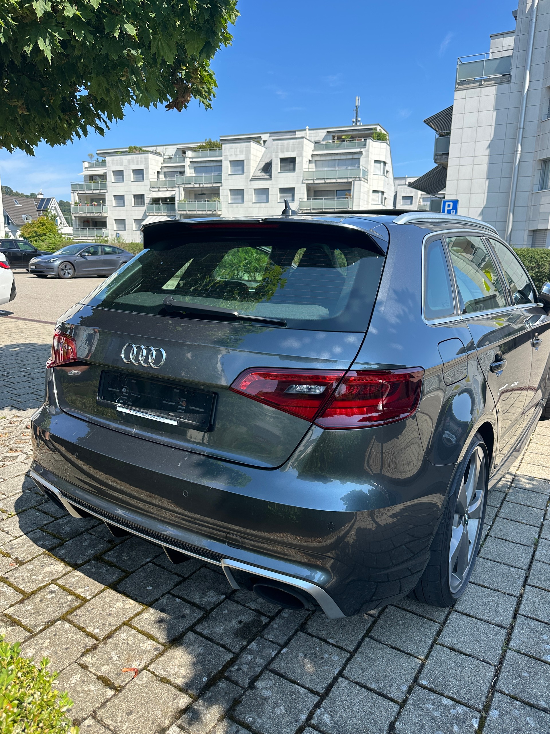 AUDI 2.5 T FSI quattro S-Tronic-image-4