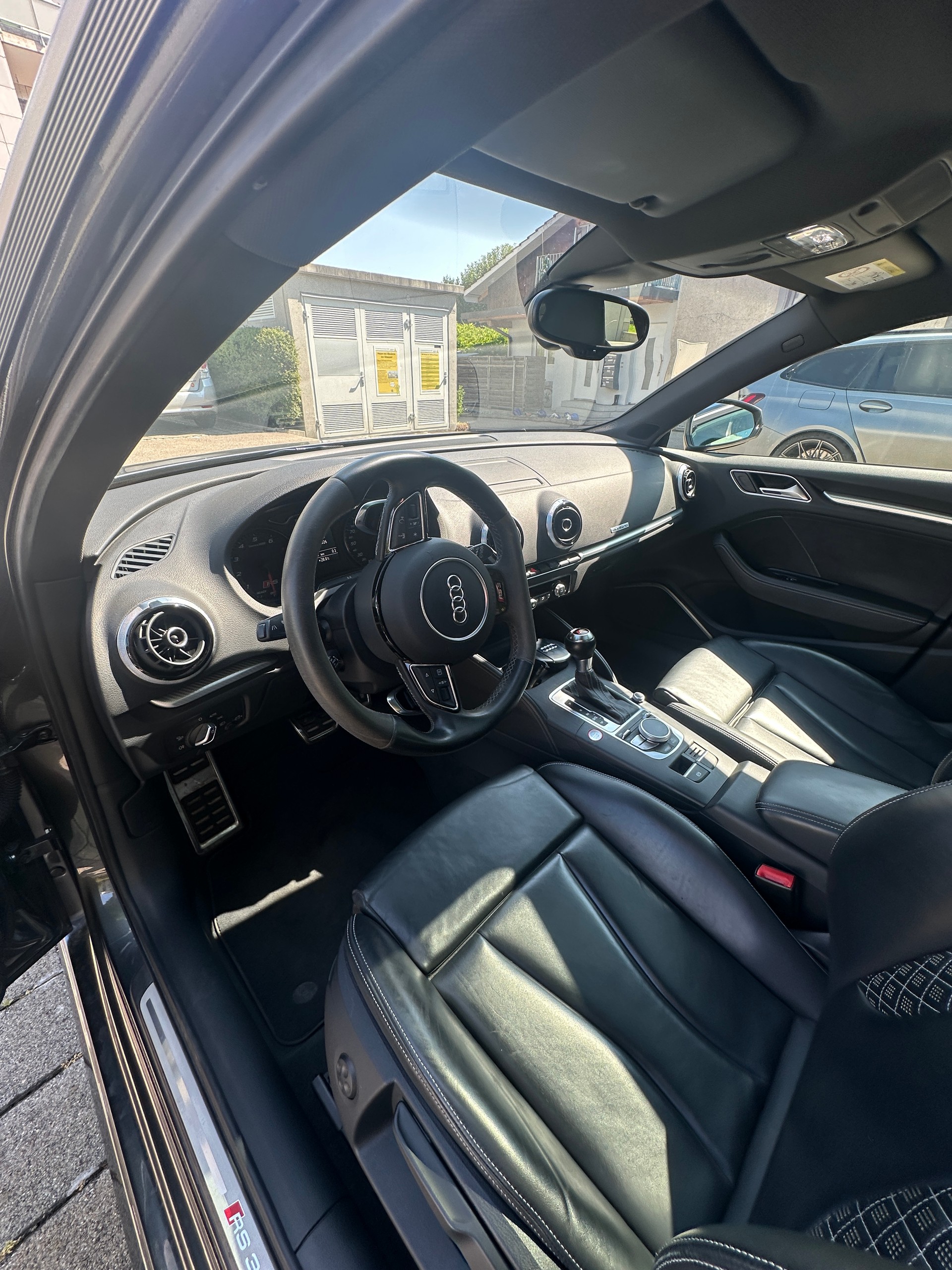 AUDI 2.5 T FSI quattro S-Tronic-image-5