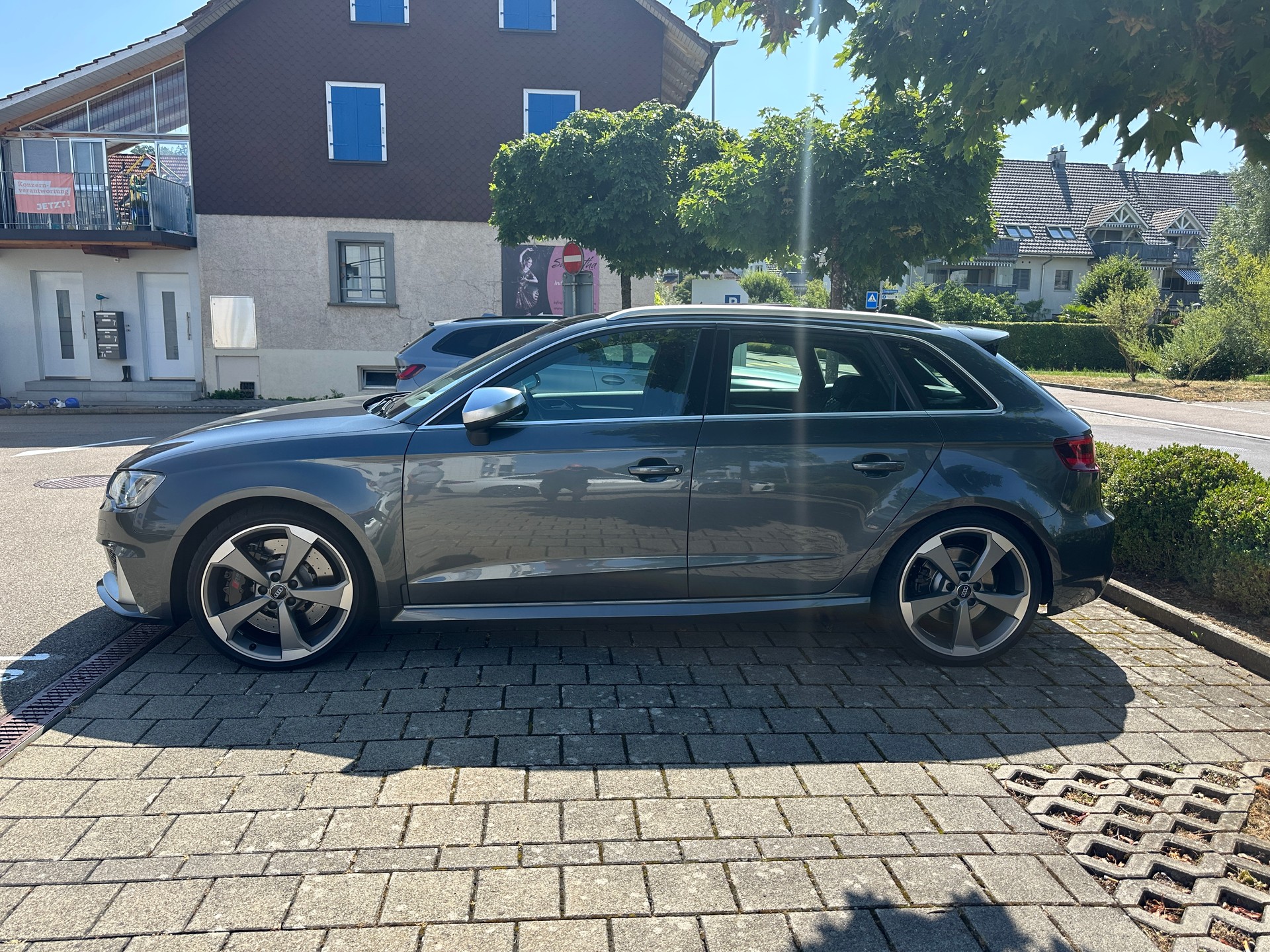 AUDI 2.5 T FSI quattro S-Tronic-image-1