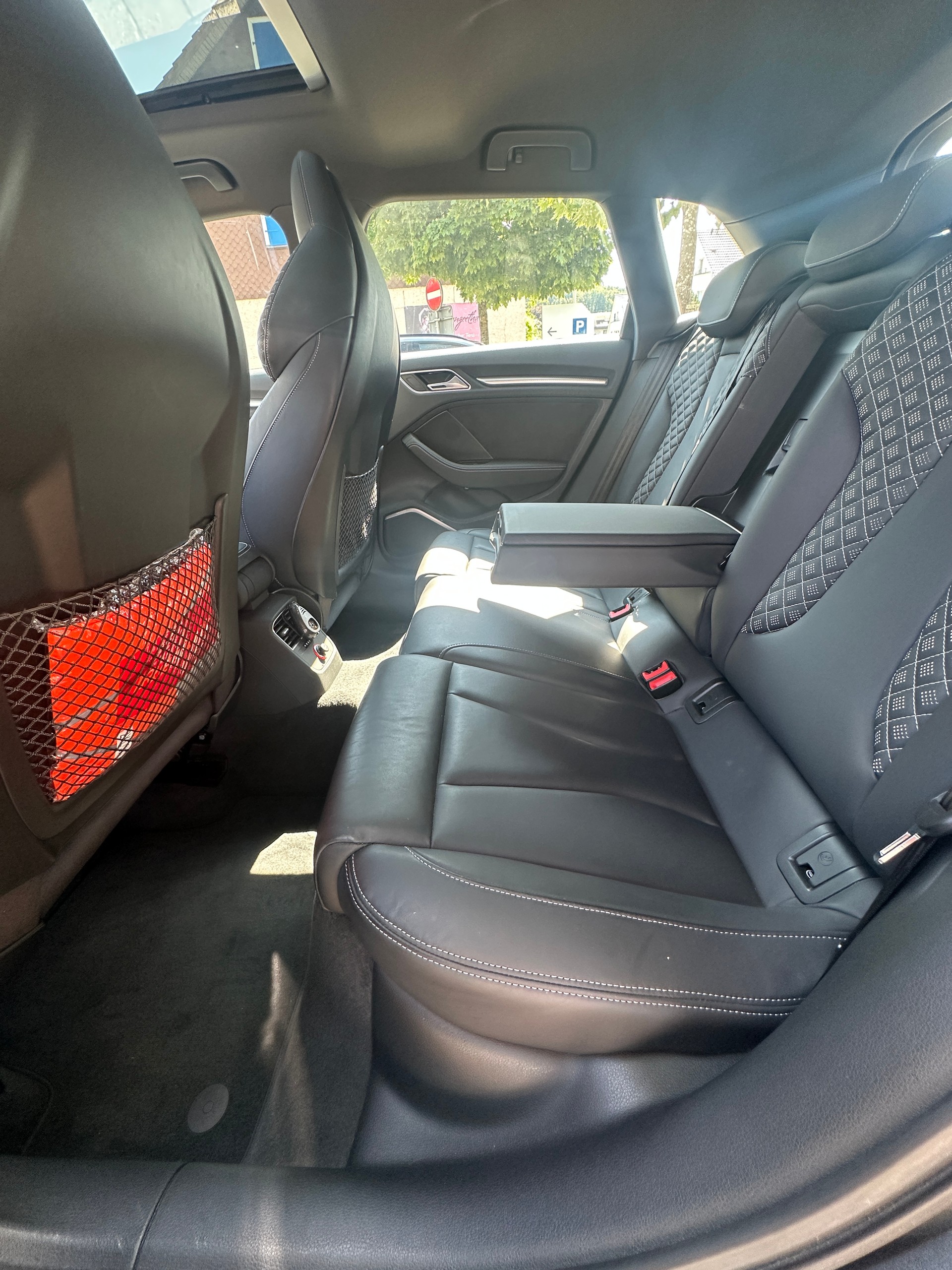 AUDI 2.5 T FSI quattro S-Tronic-image-3