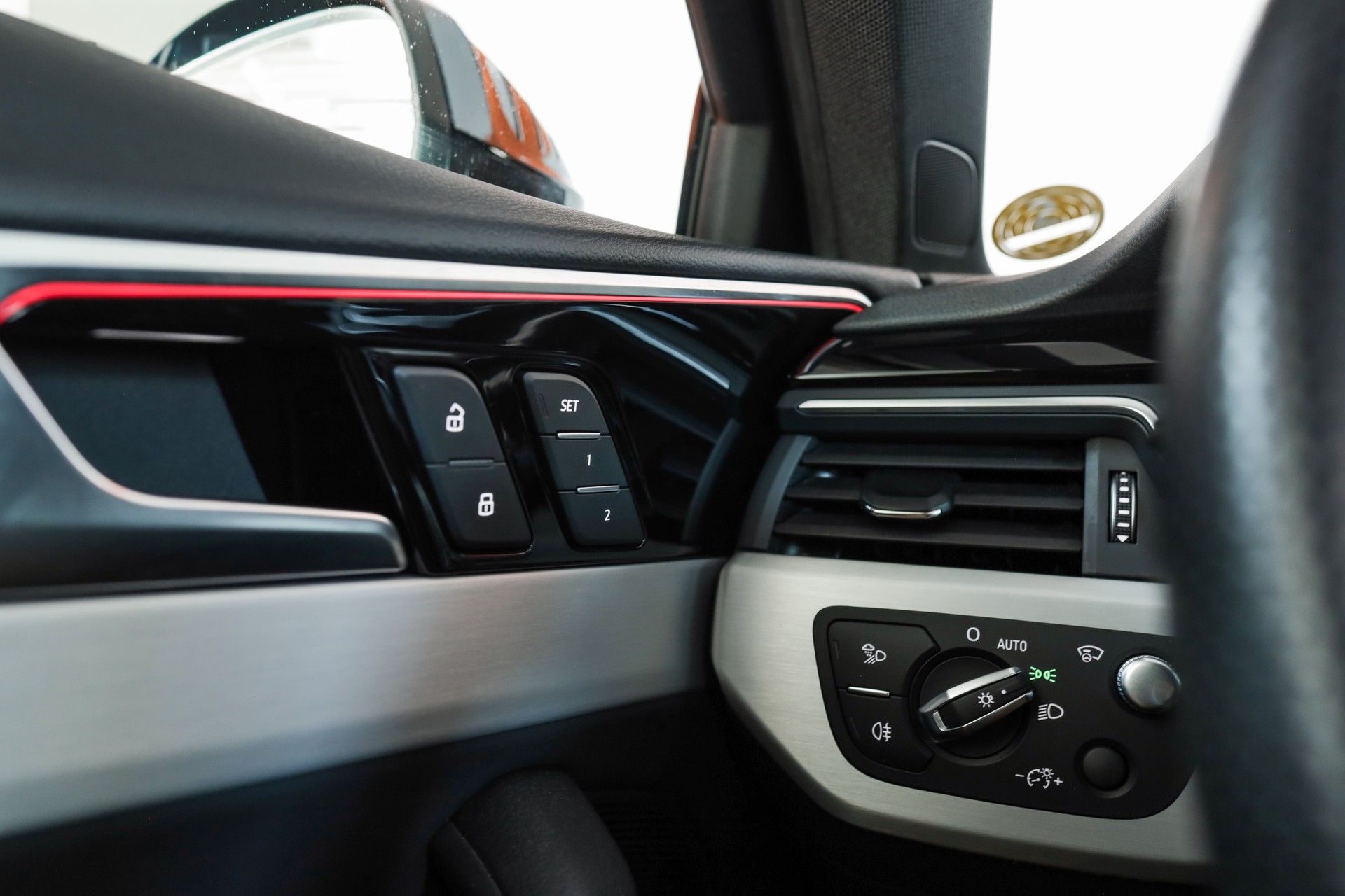 AUDI A4 Avant 40 TDI S line Attraction quattro S-tronic-image-19