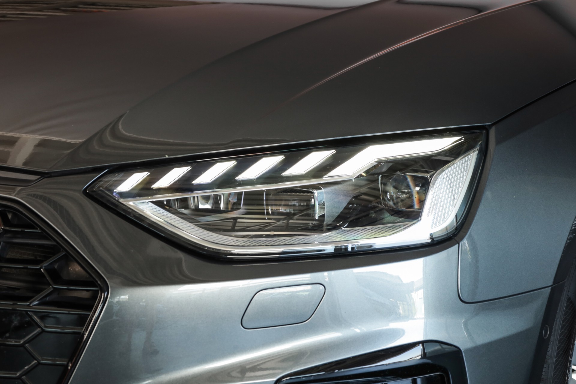 AUDI A4 Avant 40 TDI S line Attraction quattro S-tronic-image-5