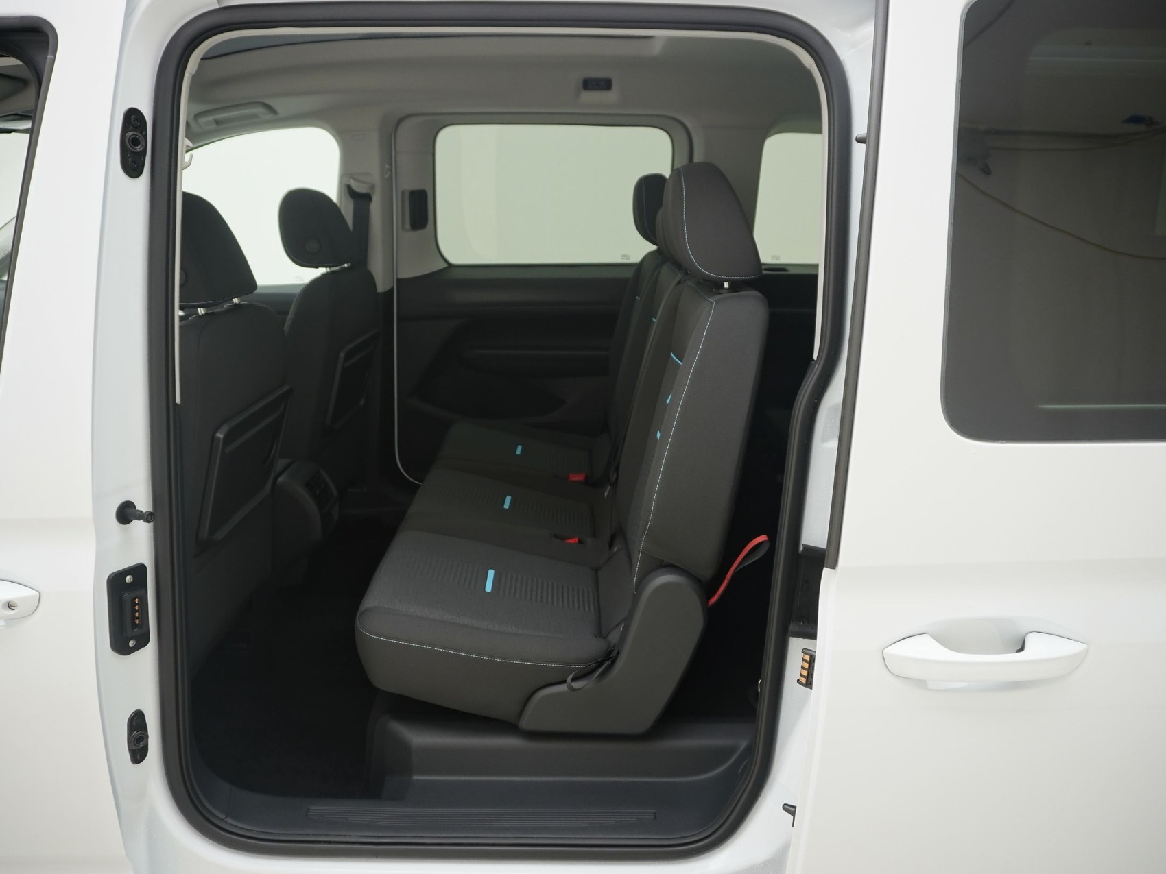 FORD Grand Tourneo Connect 2.0 EcoBlue Active 4x4-image-12