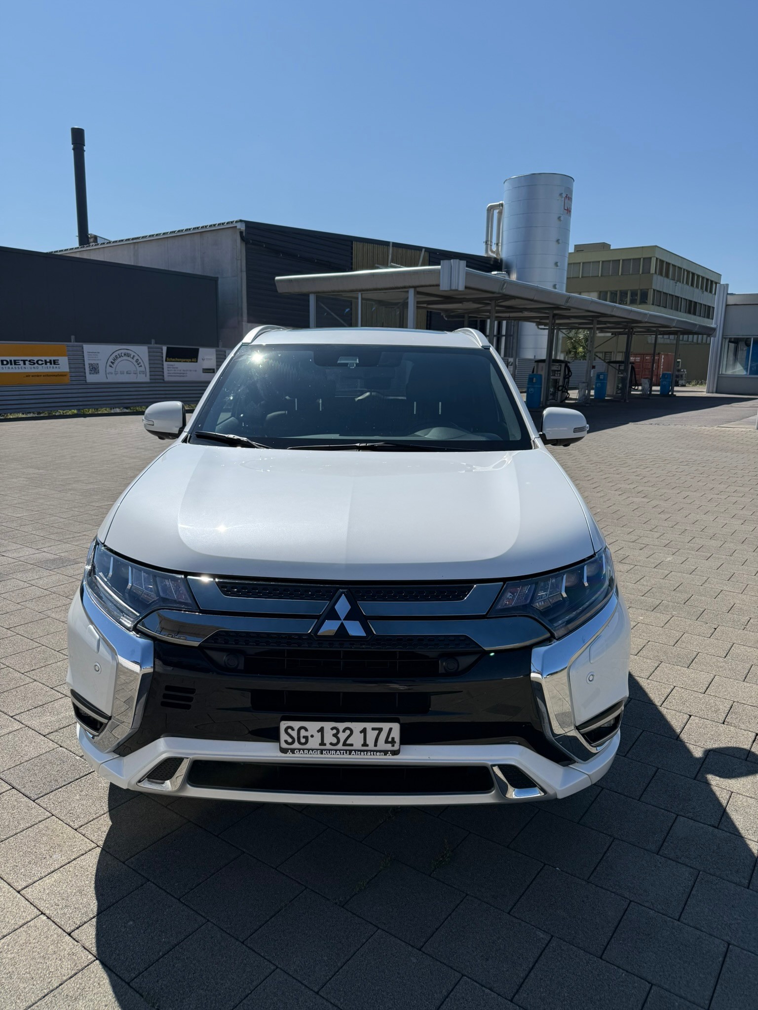MITSUBISHI 2.4 PHEV Diamond+-image-1