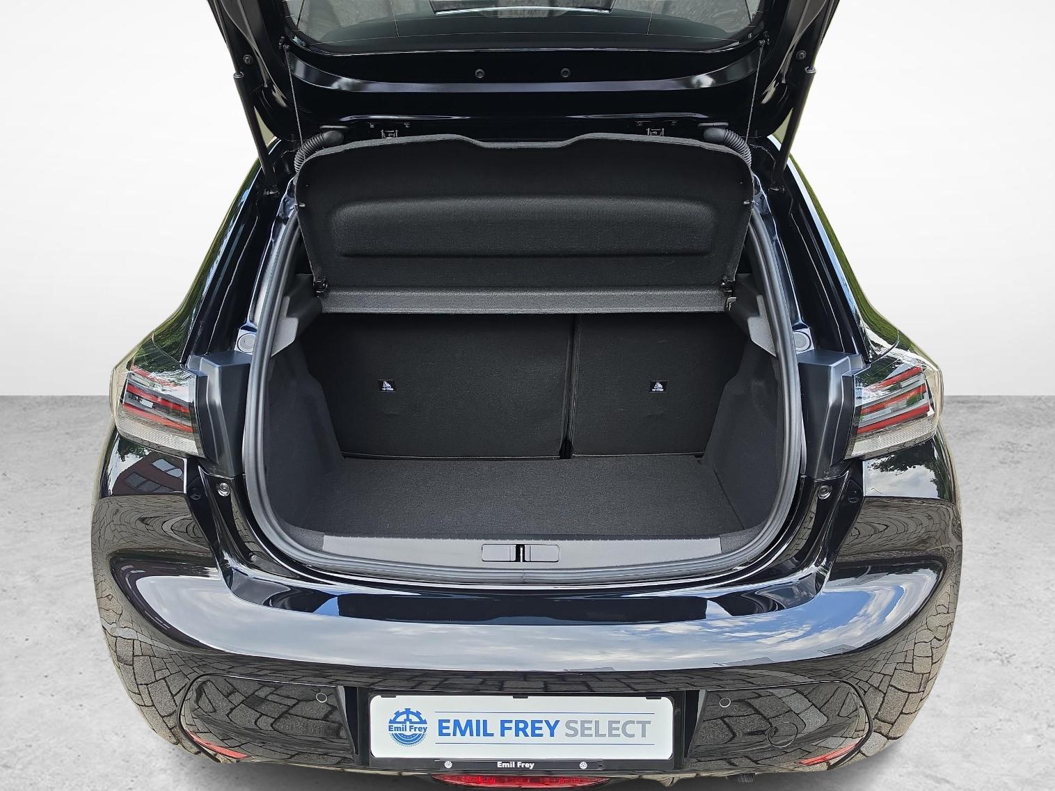 PEUGEOT 208 1.2 Hybrid Allure Premium-image-11