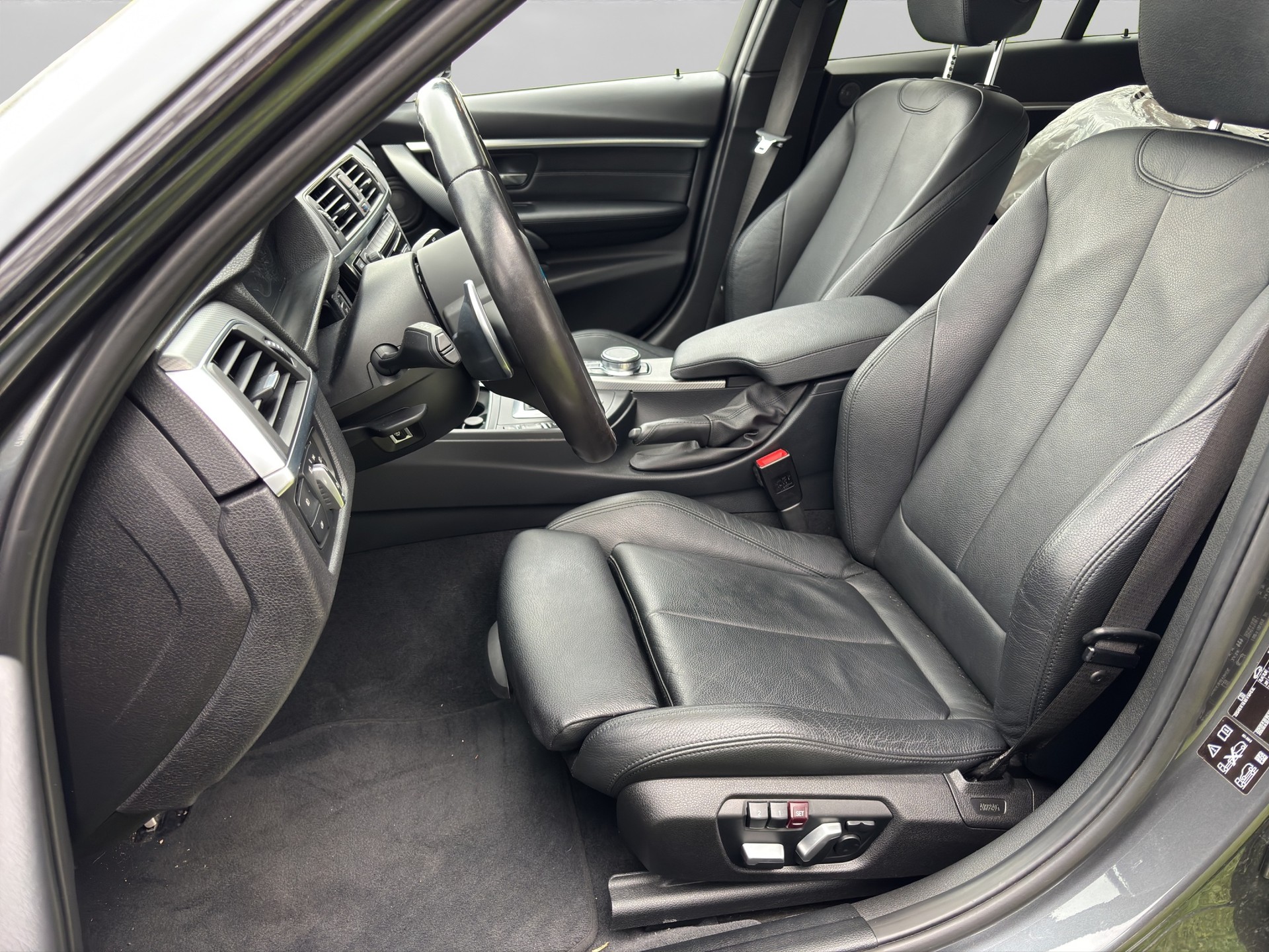 BMW 340i xDrive Touring Power & Sound Steptronic-image-8