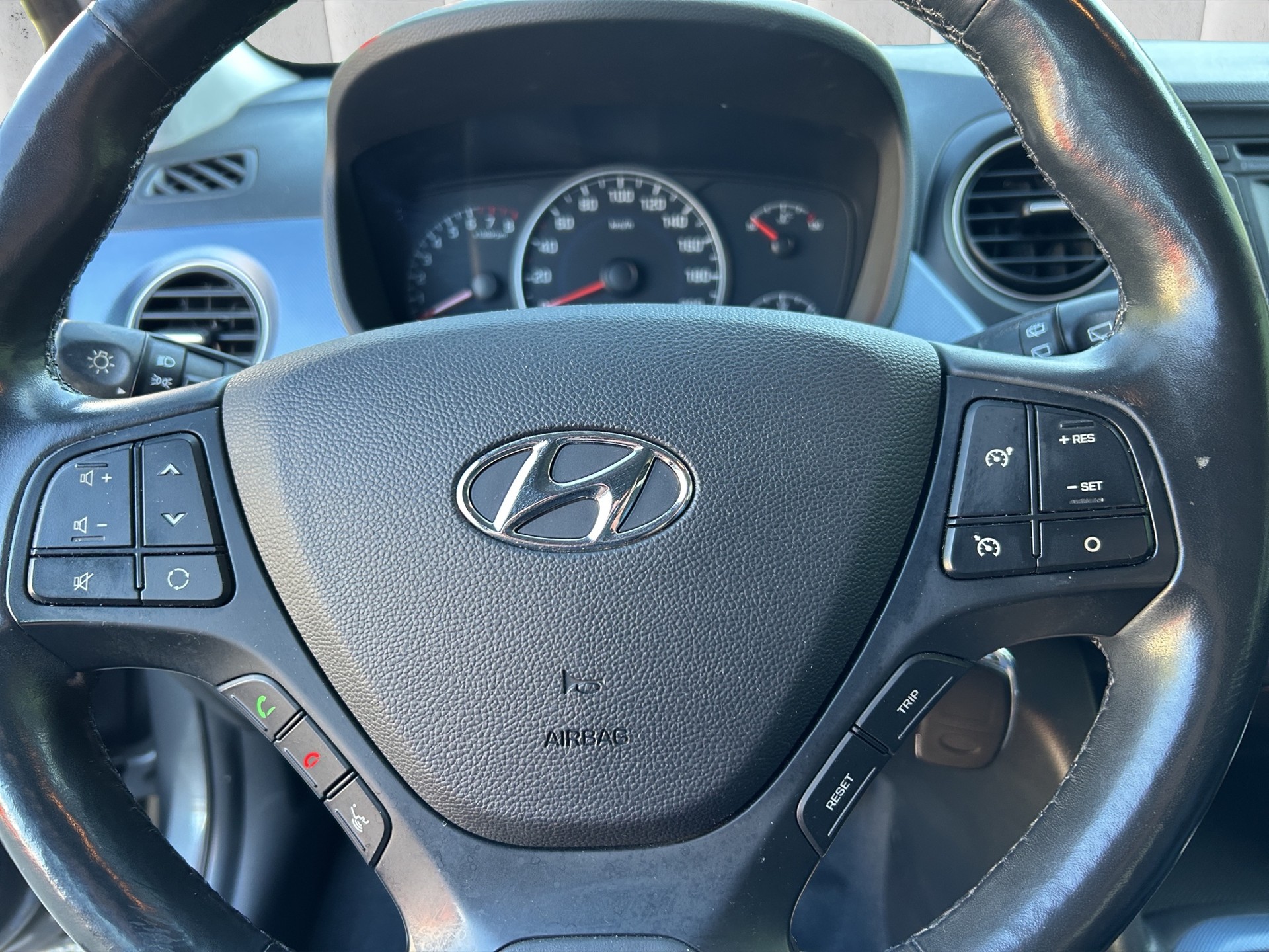 HYUNDAI i10 1.2 Amplia-image-11