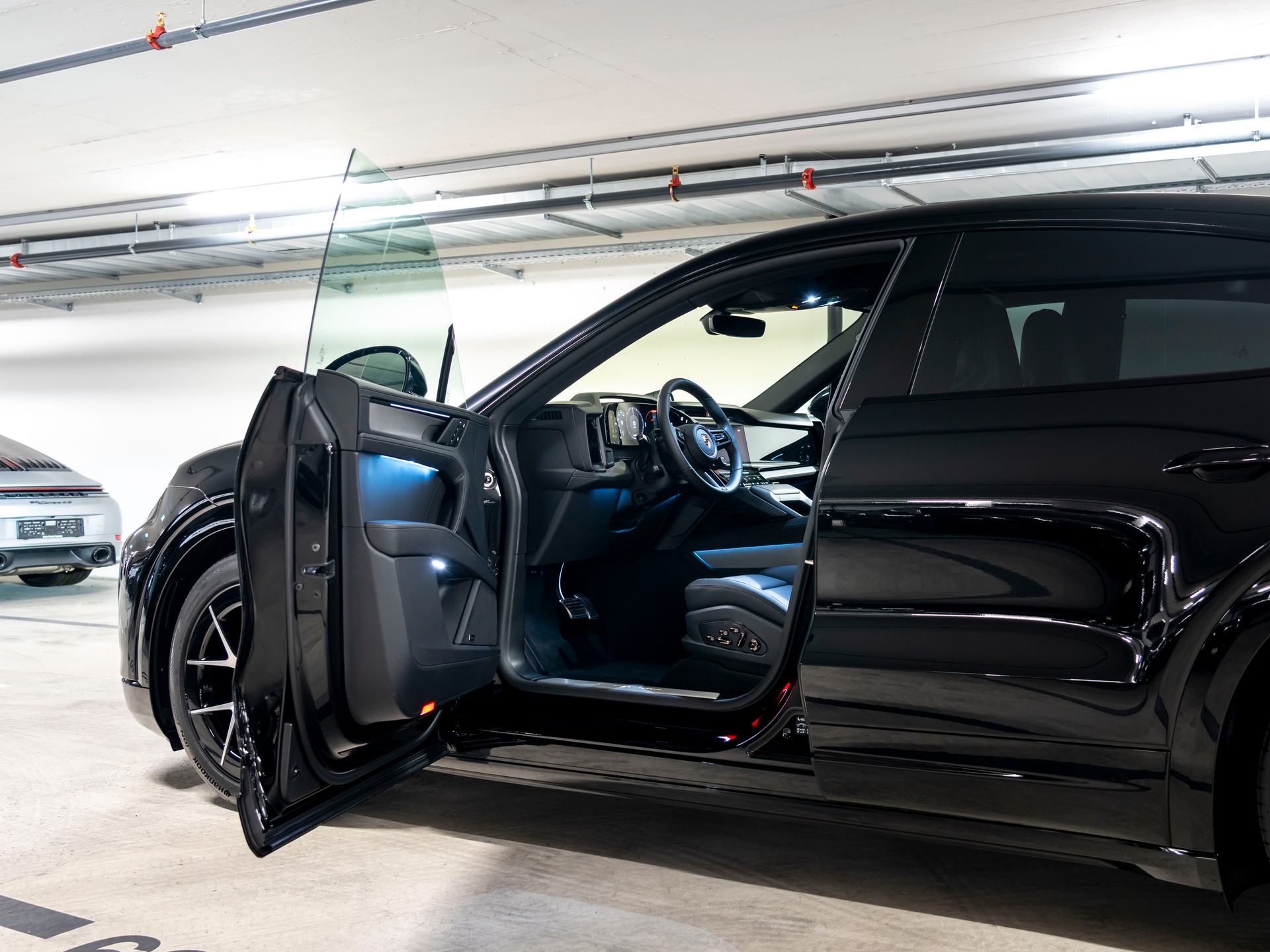 PORSCHE Cayenne Coupe Electric 113 kWh-image-18
