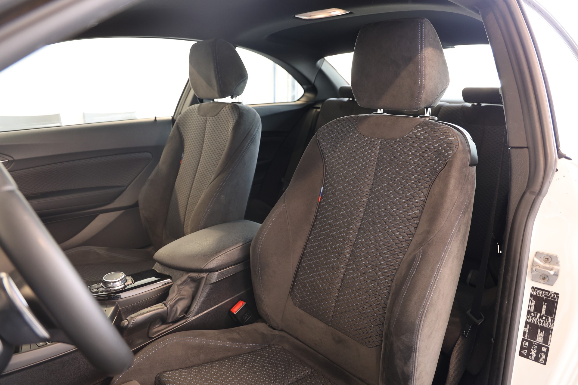 BMW M240i xDrive Coupé-image-7